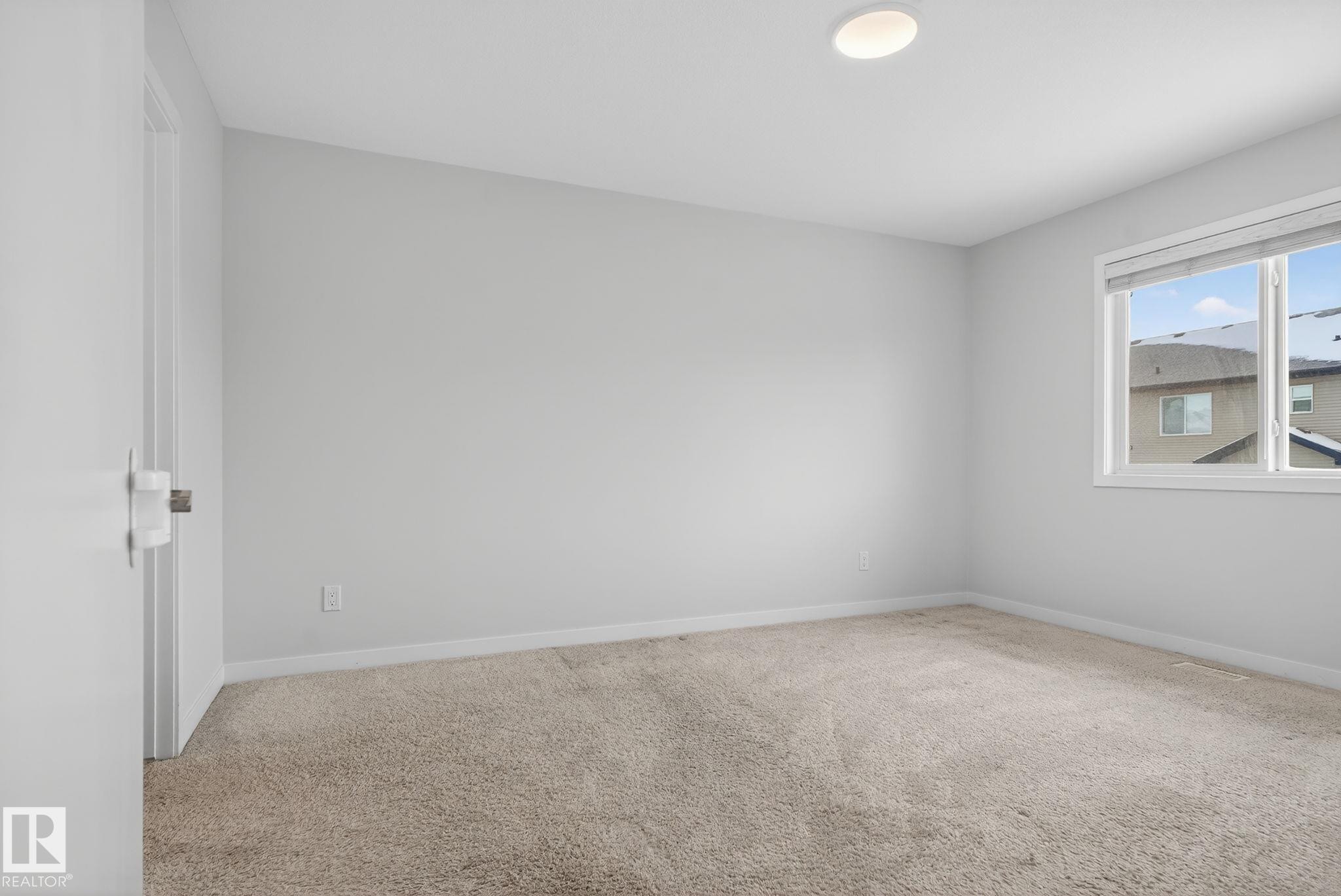 9125 Pear Drive, Edmonton, AB - Indoor Photo Showing Other Room