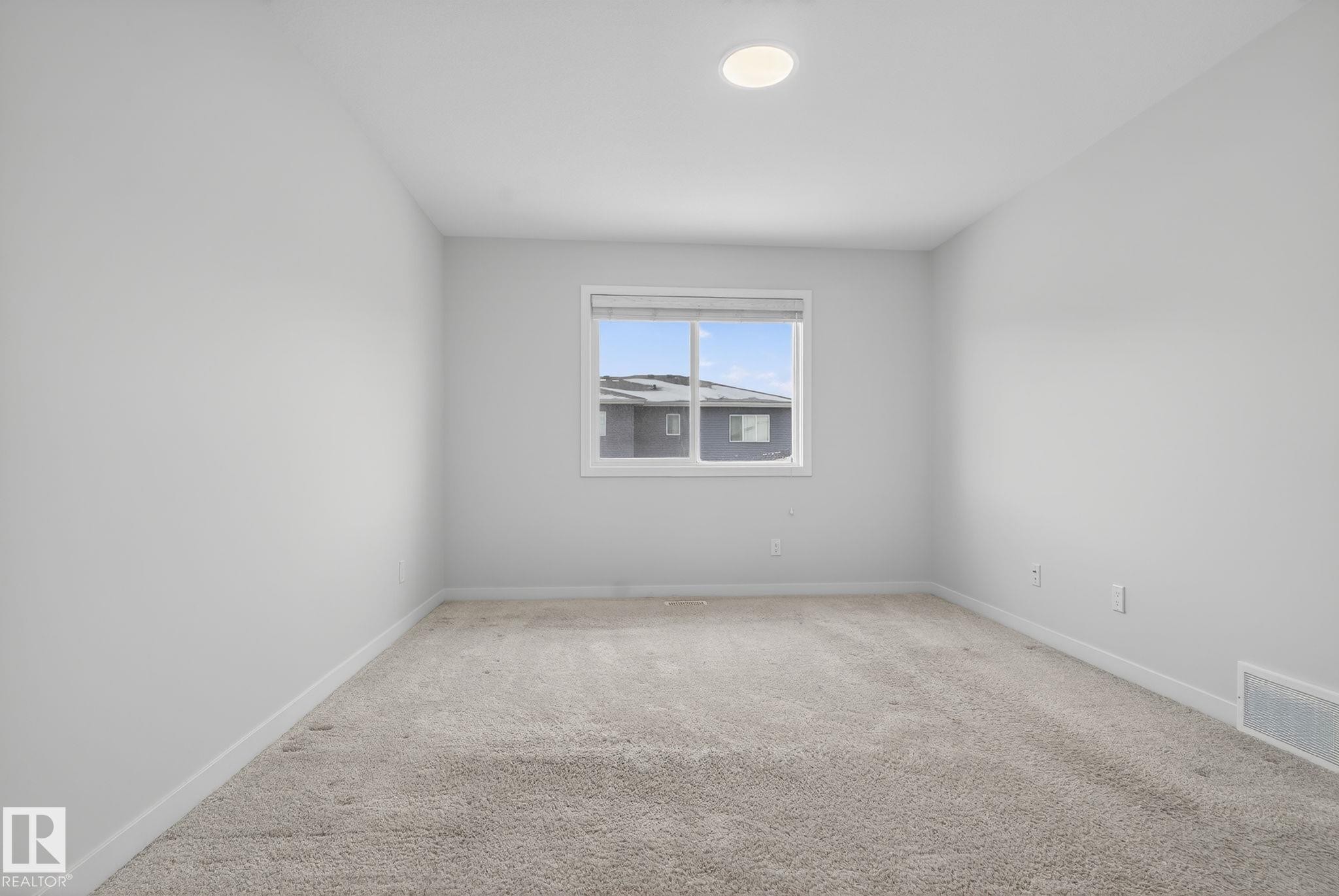 9125 Pear Drive, Edmonton, AB - Indoor Photo Showing Other Room