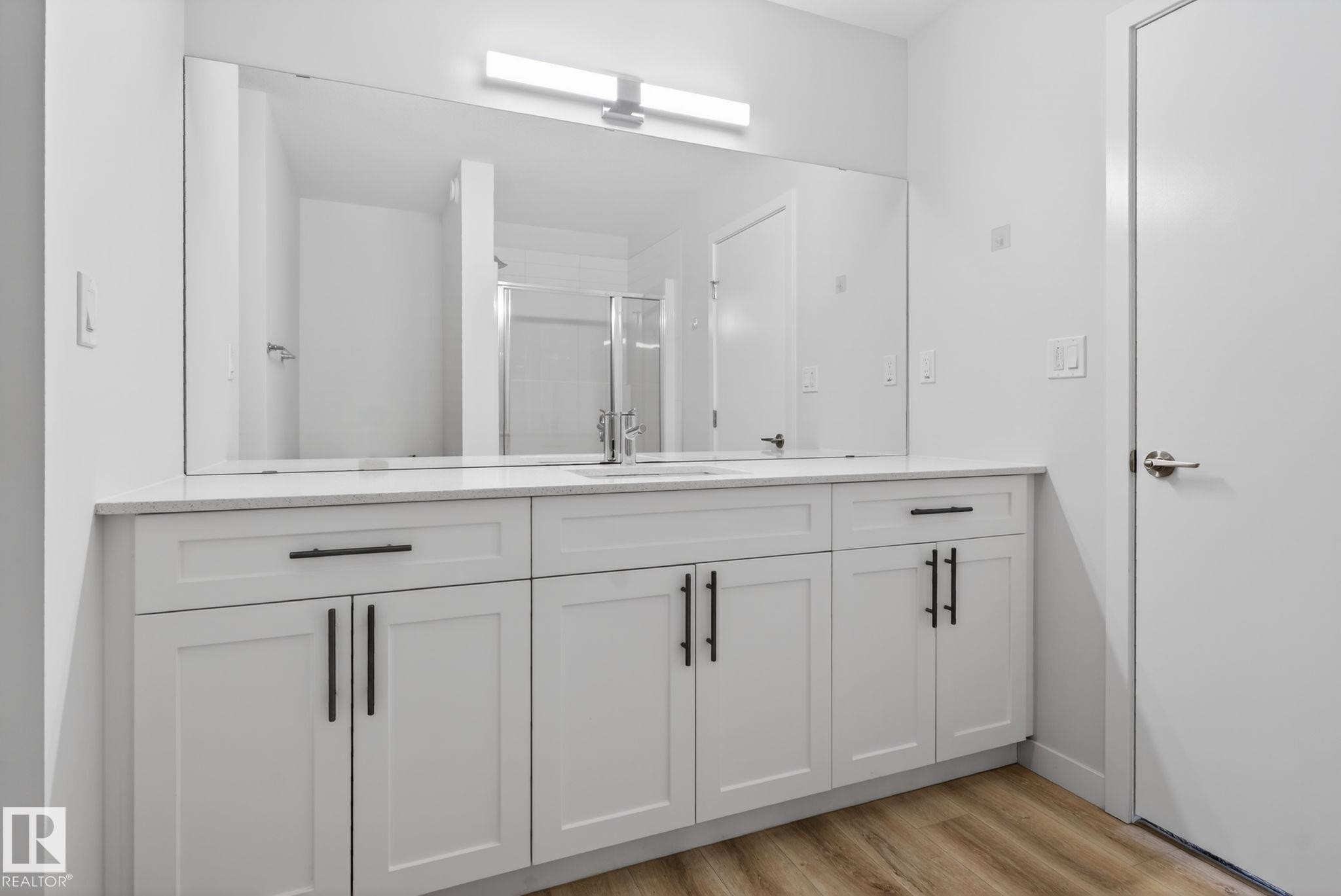 9125 Pear Drive, Edmonton, AB - Indoor Photo Showing Other Room