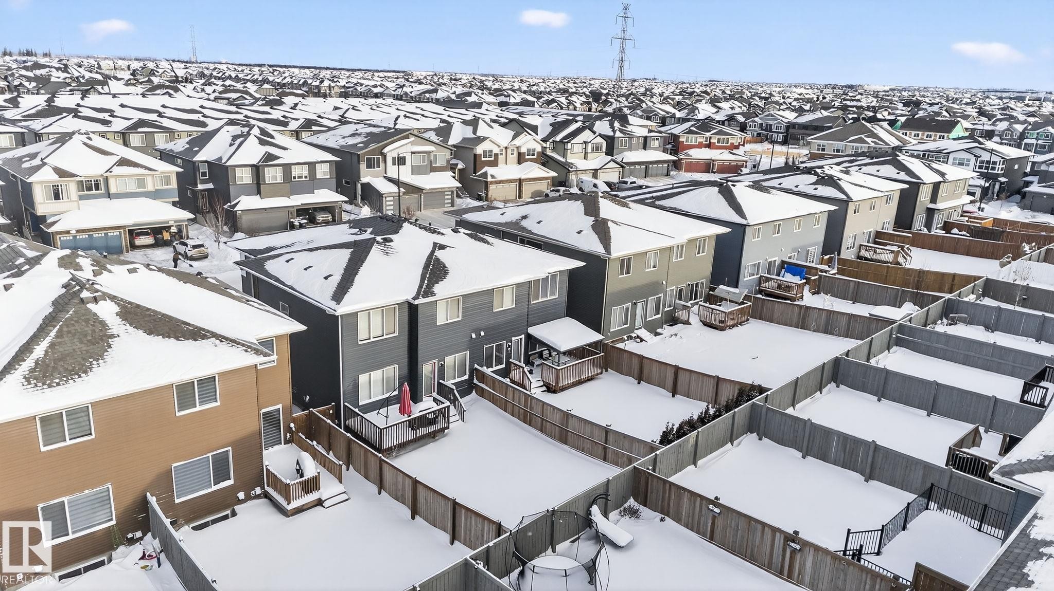 9125 Pear Drive, Edmonton, AB - Outdoor