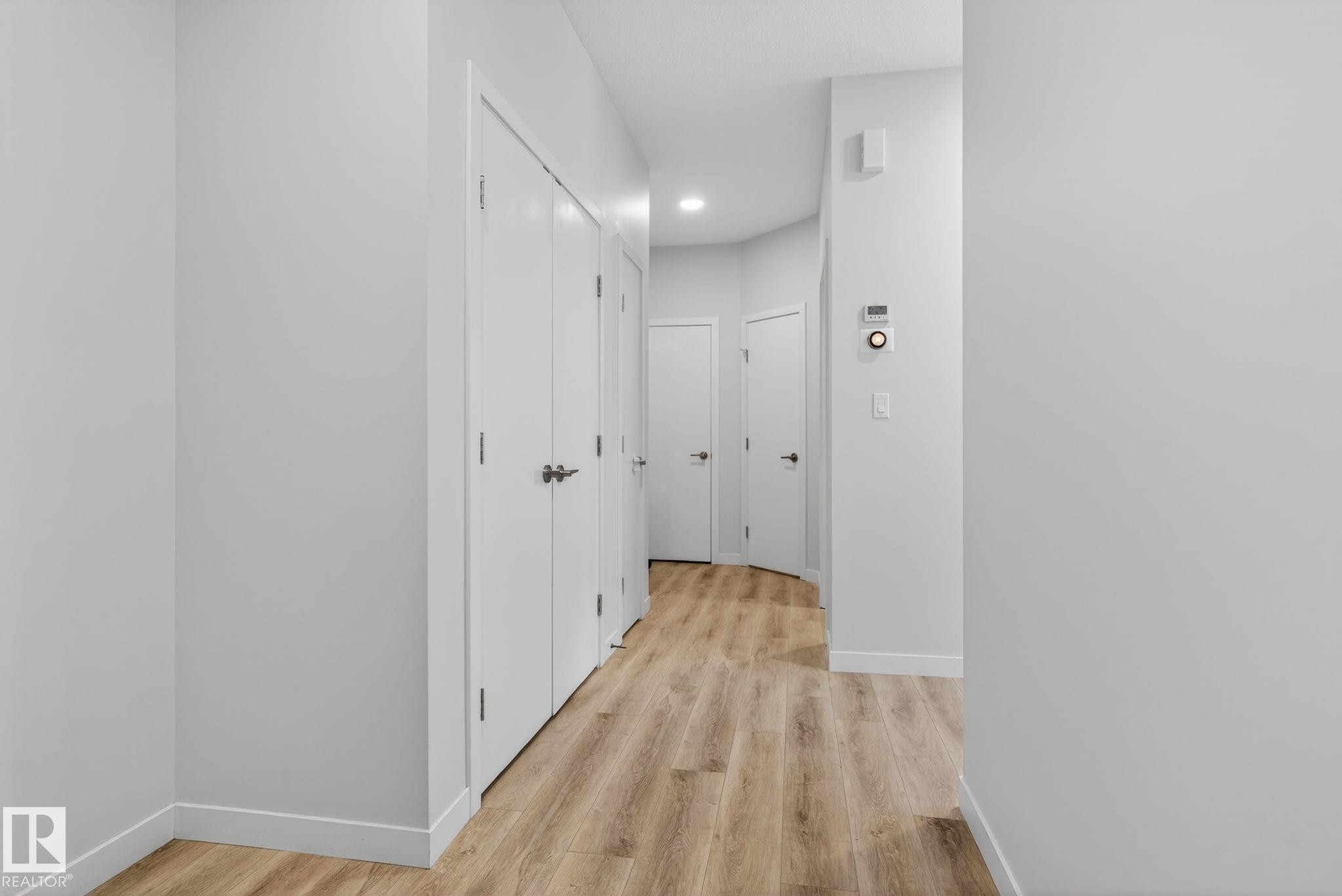 9125 Pear Drive, Edmonton, AB - Indoor Photo Showing Other Room