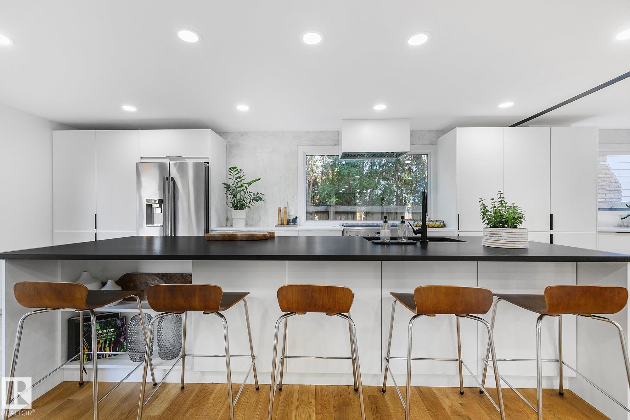 100 Wolf Willow Crescent, Edmonton, AB - Indoor