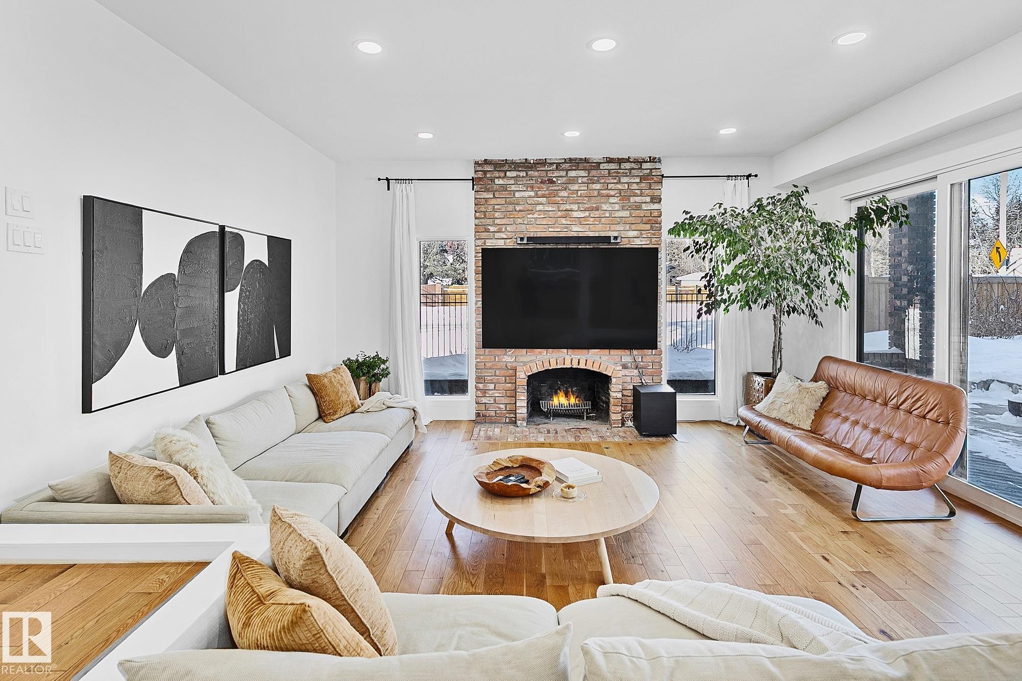 100 Wolf Willow Crescent, Edmonton, AB - Indoor Photo Showing Living Room With Fireplace