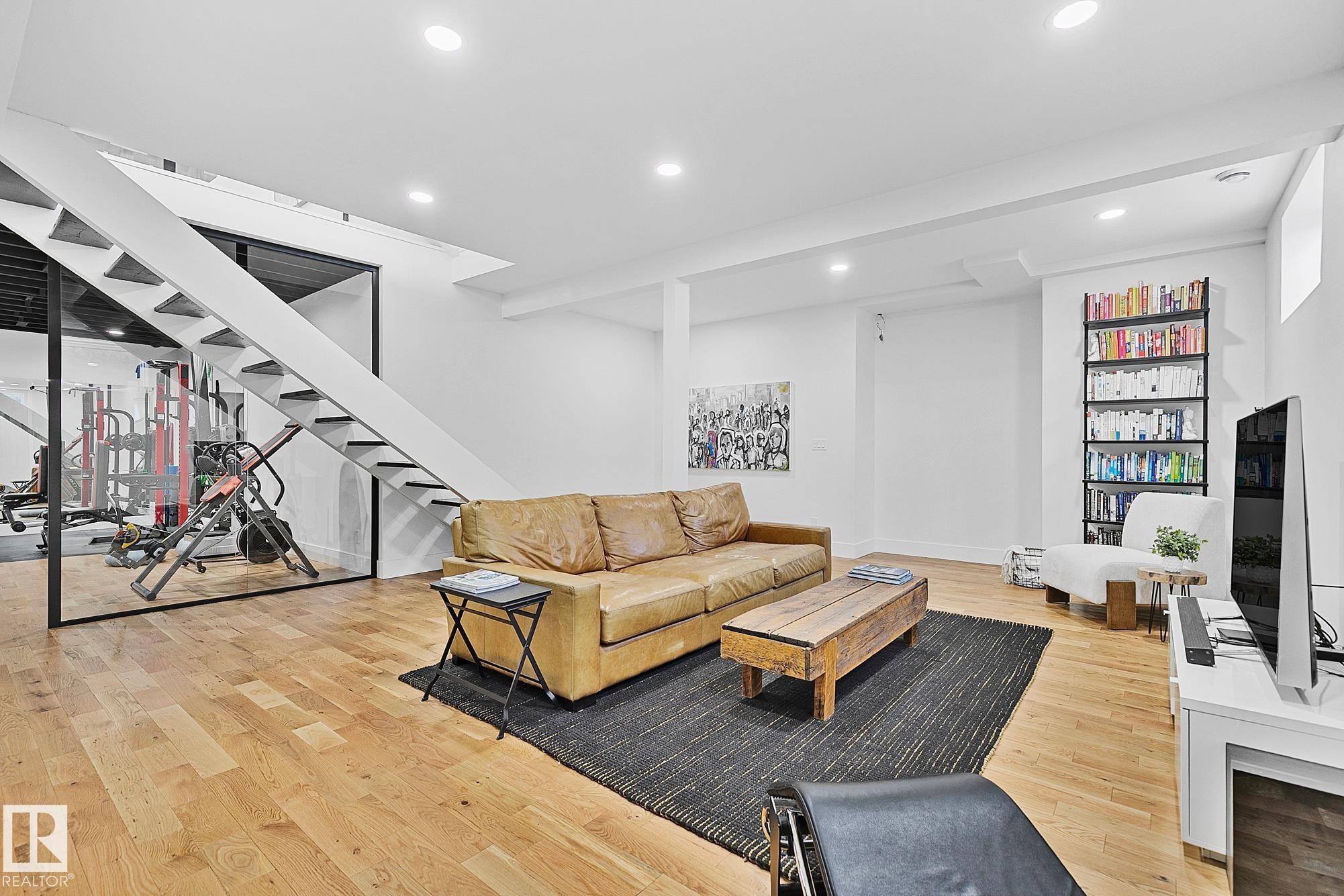 100 Wolf Willow Crescent, Edmonton, AB - Indoor