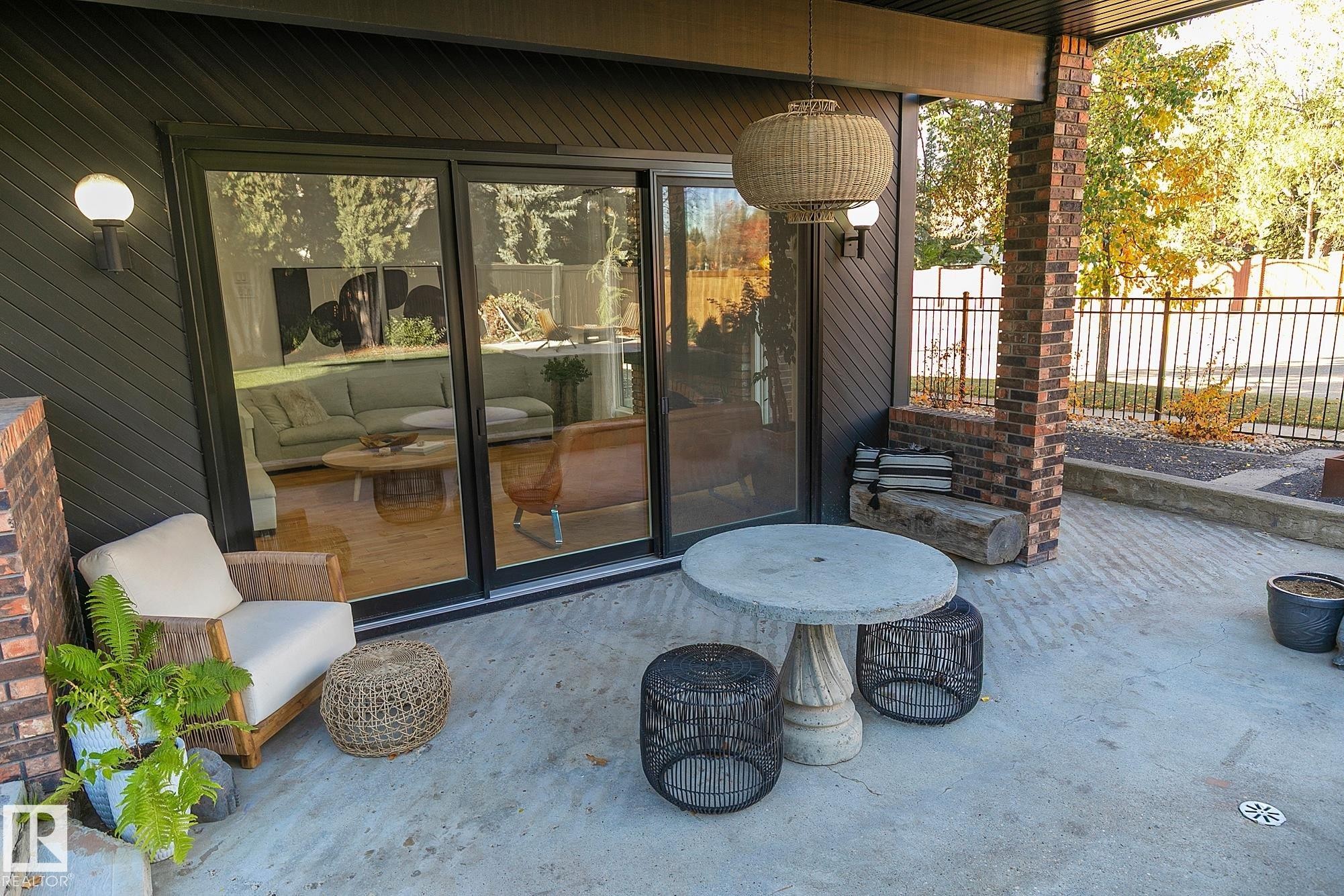 100 Wolf Willow Crescent, Edmonton, AB - Outdoor With Exterior