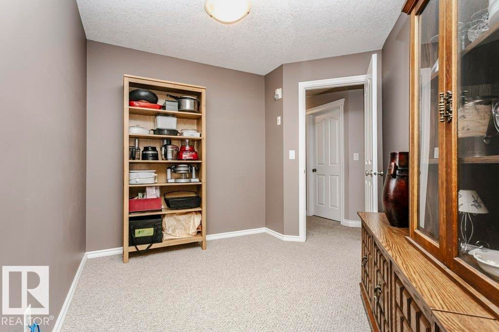 325 7801 Golf Course Road, Stony Plain, AB - Indoor