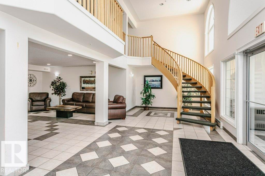 325 7801 Golf Course Road, Stony Plain, AB - Indoor Photo Showing Other Room