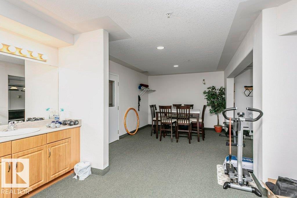 325 7801 Golf Course Road, Stony Plain, AB - Indoor