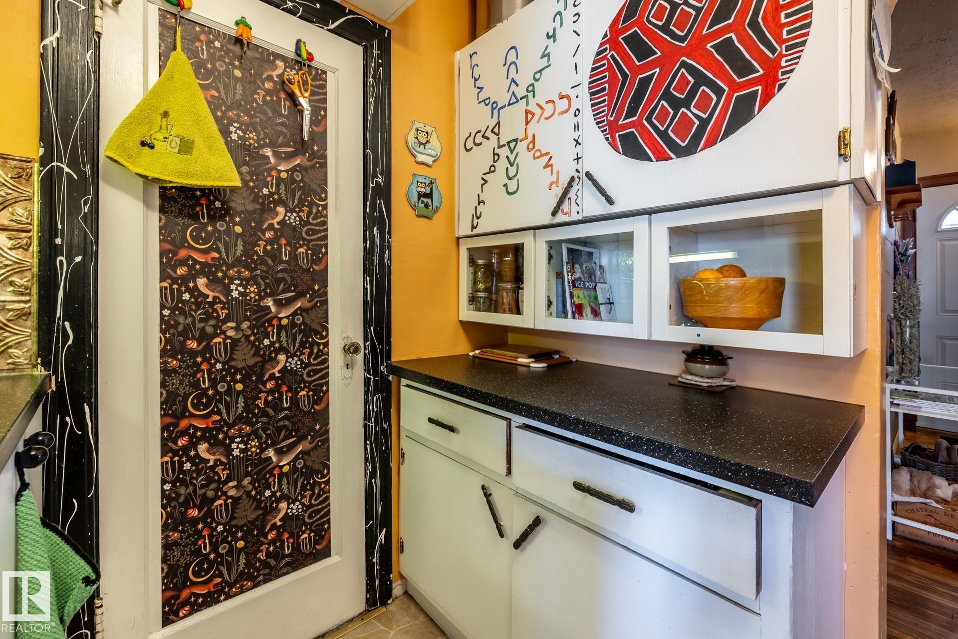 Bathroom featuring vanity - 11240 84 Street, Edmonton, AB - Indoor