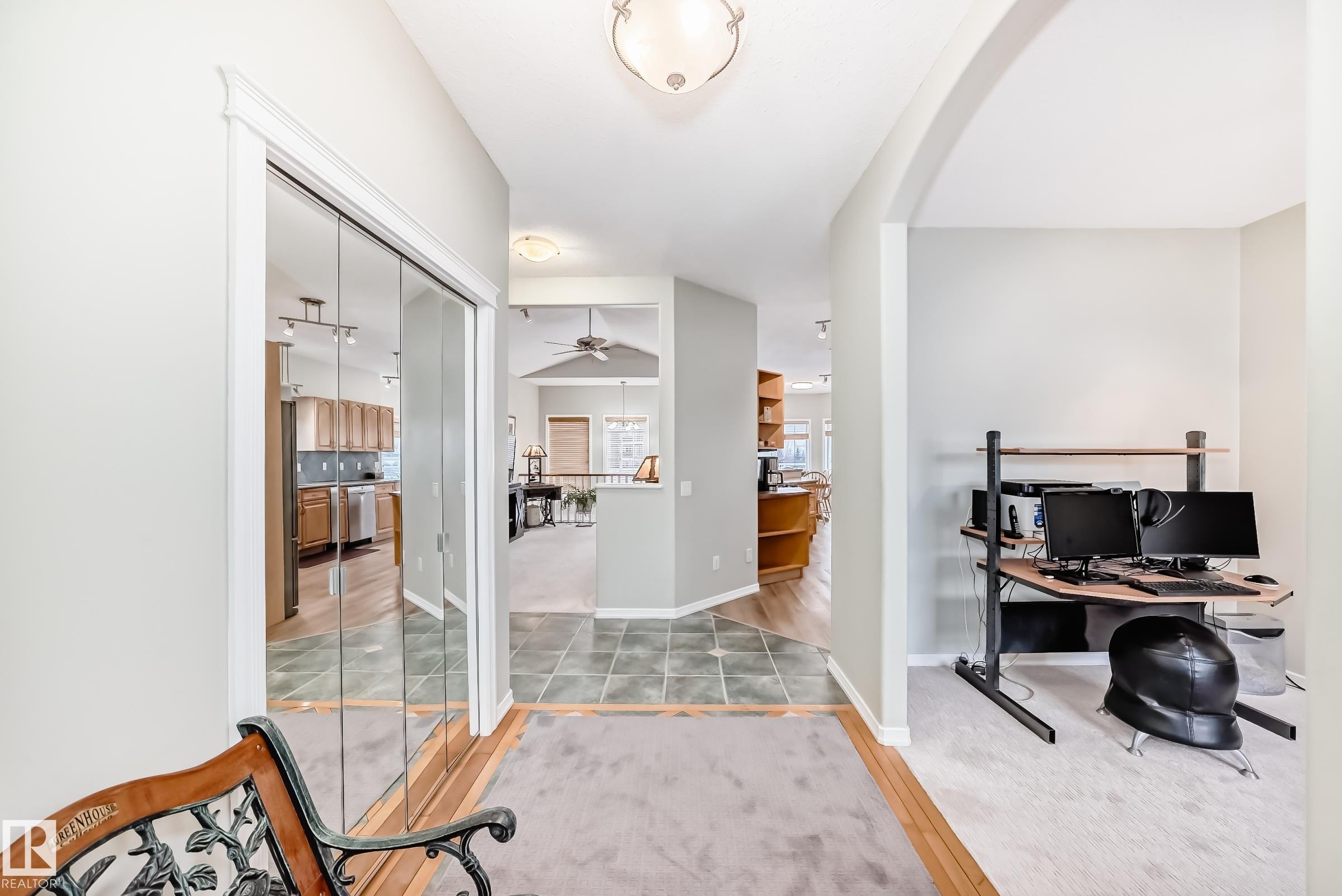 576 Glenwright Crescent, Edmonton, AB - Indoor