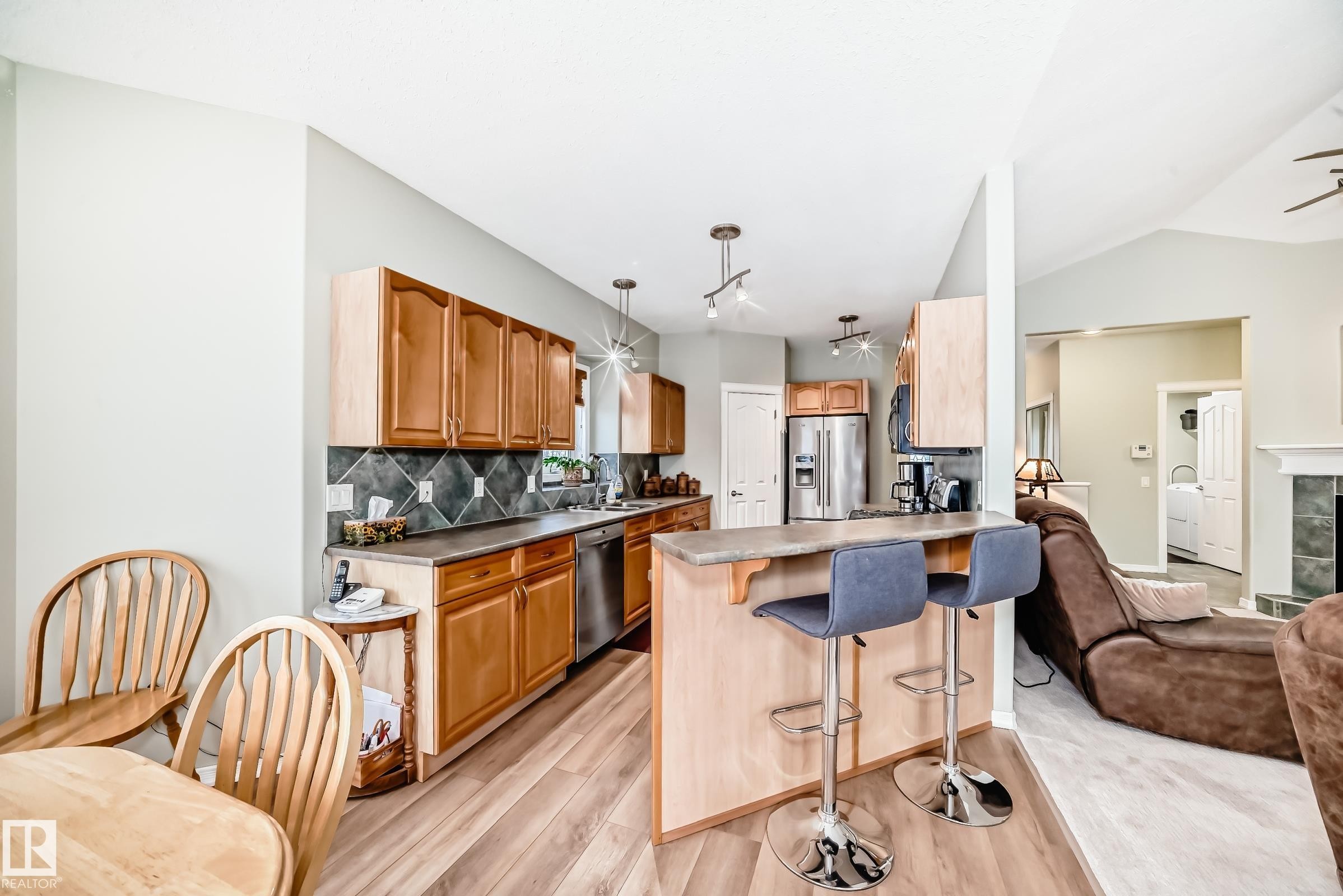 576 Glenwright Crescent, Edmonton, AB - Indoor