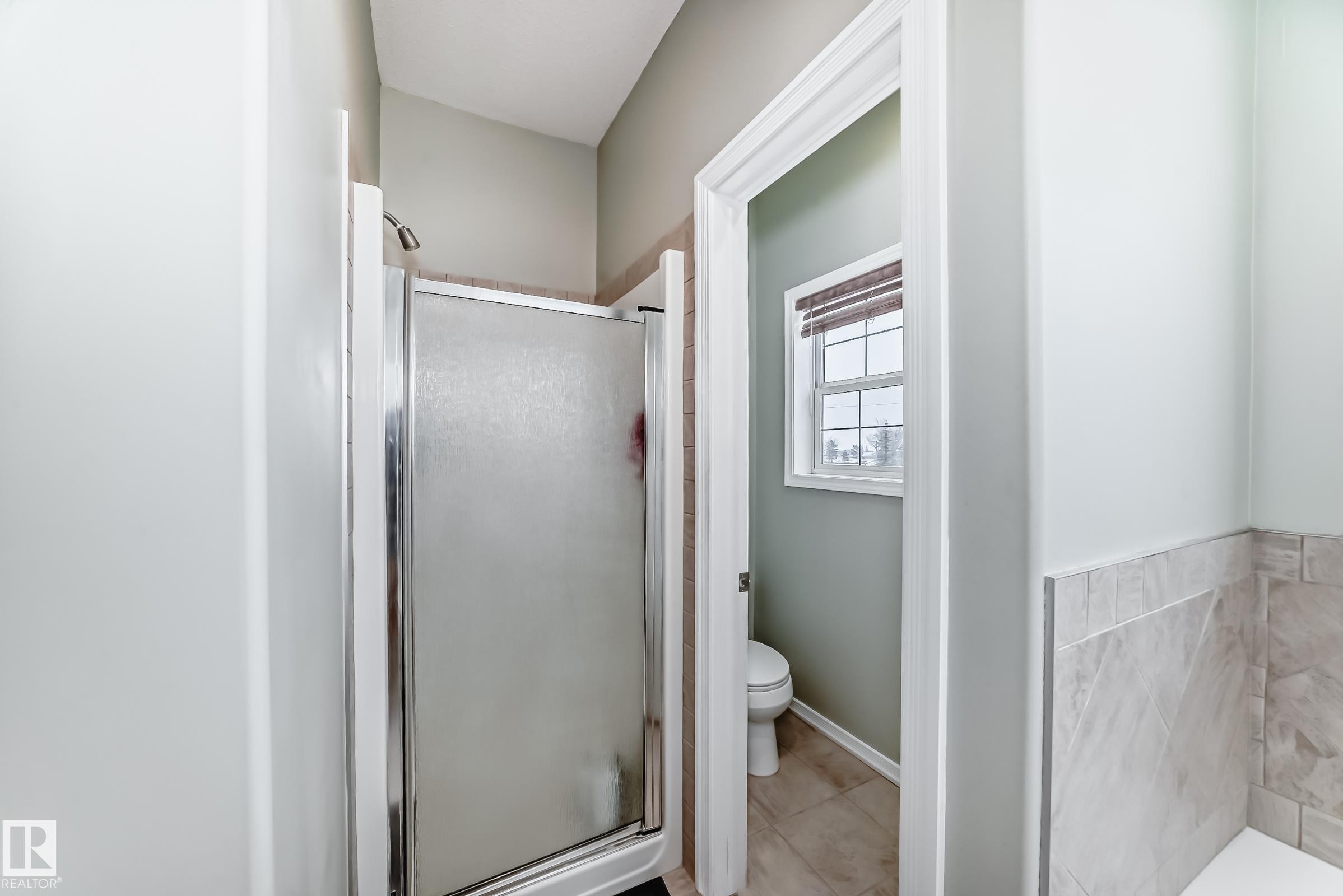 576 Glenwright Crescent, Edmonton, AB - Indoor