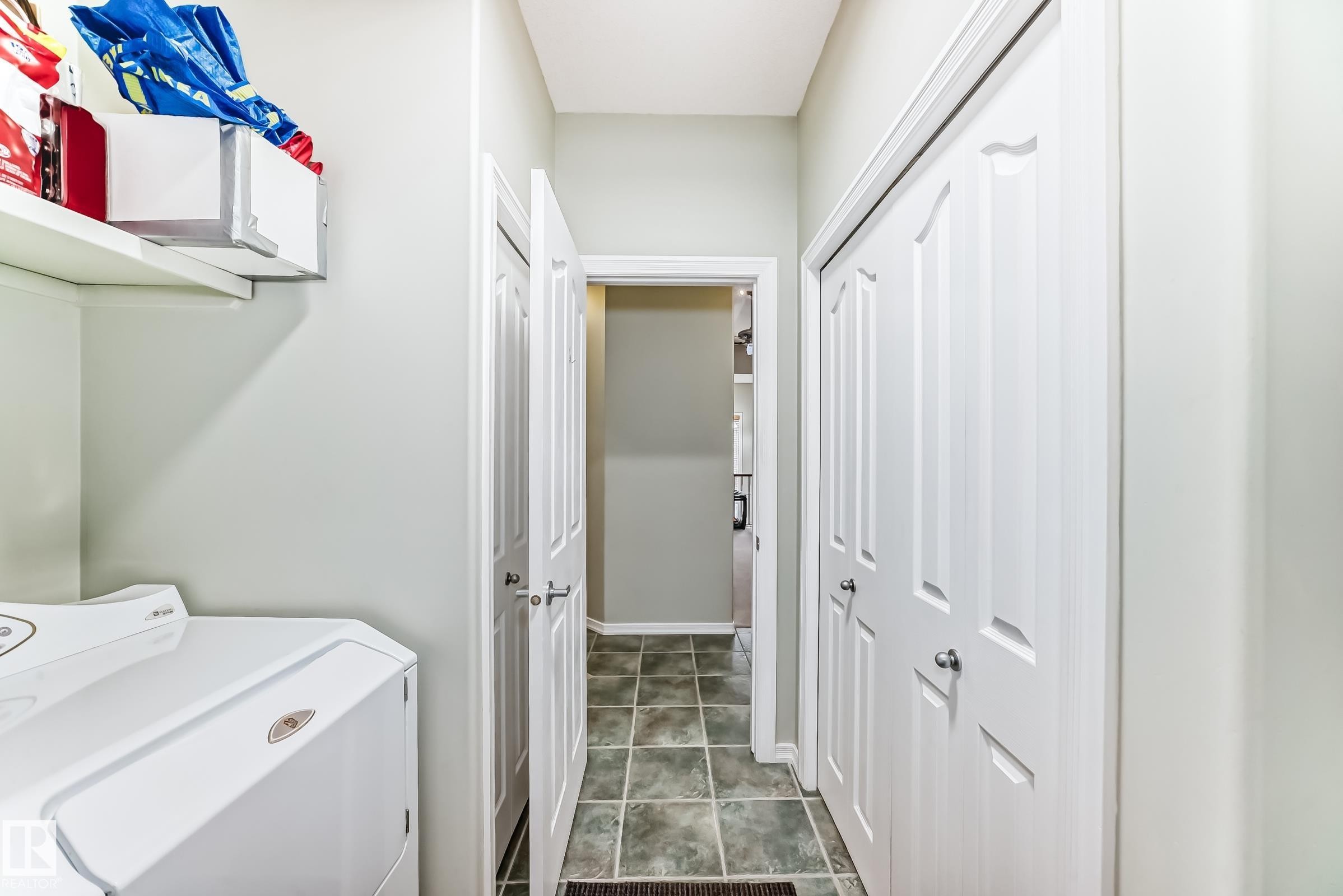 576 Glenwright Crescent, Edmonton, AB - Indoor Photo Showing Laundry Room