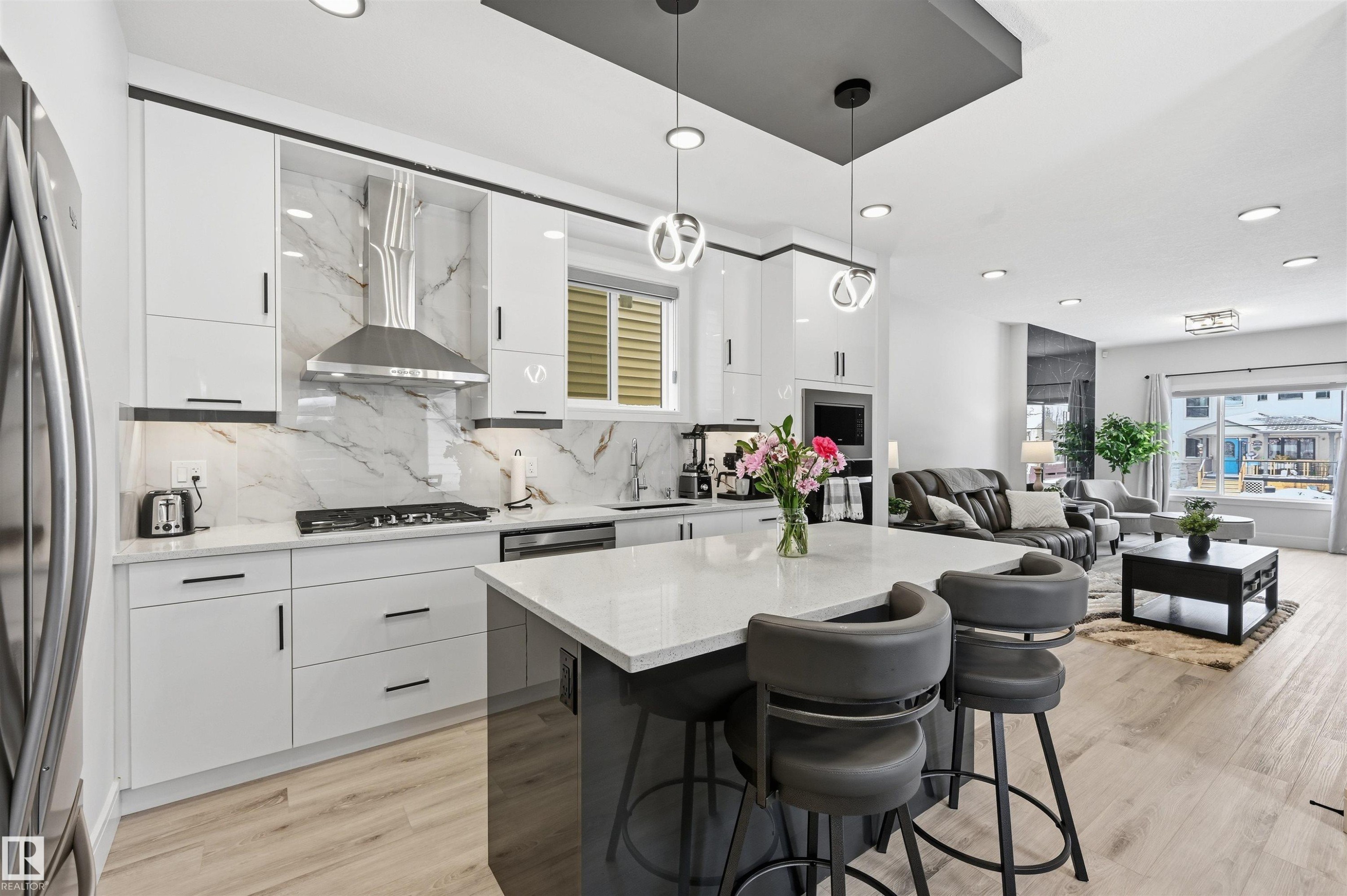 10909 151 Street, Edmonton, AB - Indoor