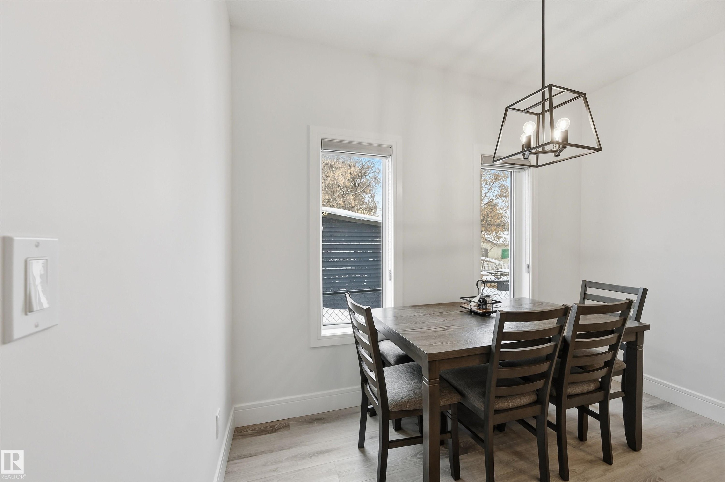 10909 151 Street, Edmonton, AB - Indoor Photo Showing Dining Room