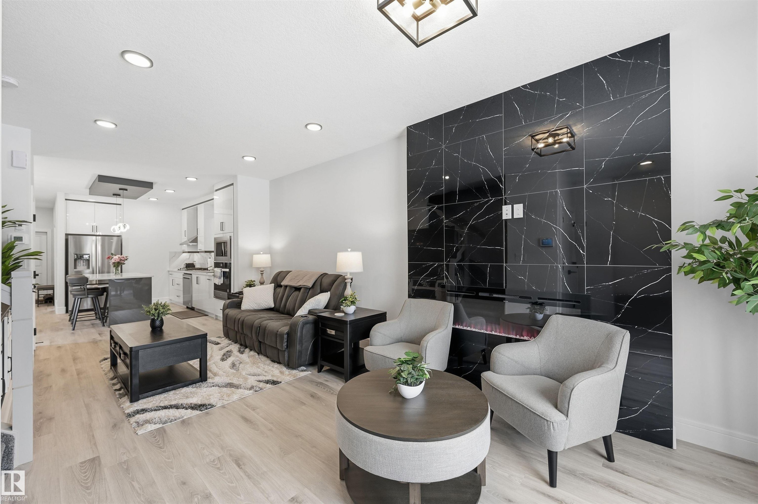 10909 151 Street, Edmonton, AB - Indoor