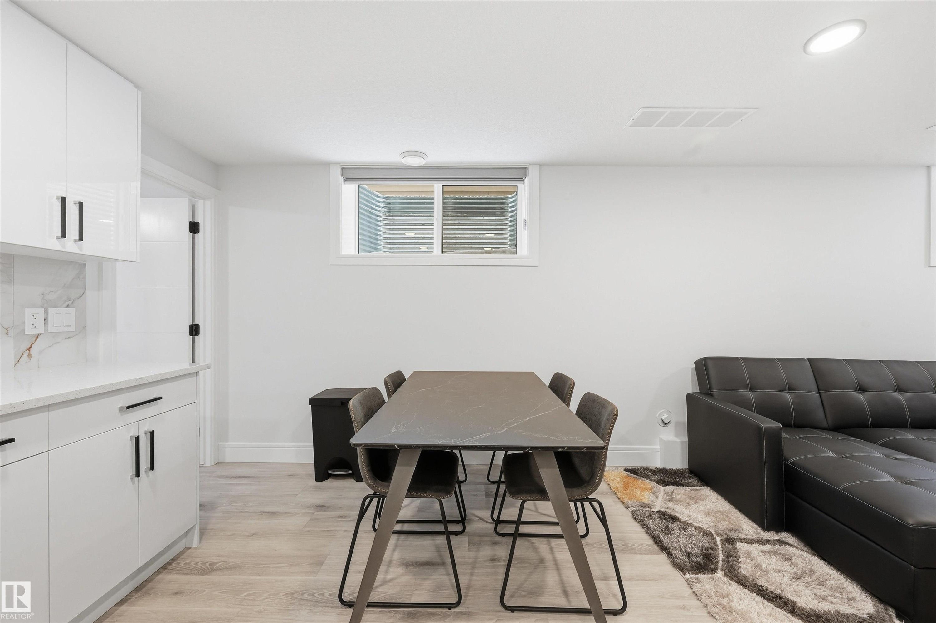 10909 151 Street, Edmonton, AB - Indoor