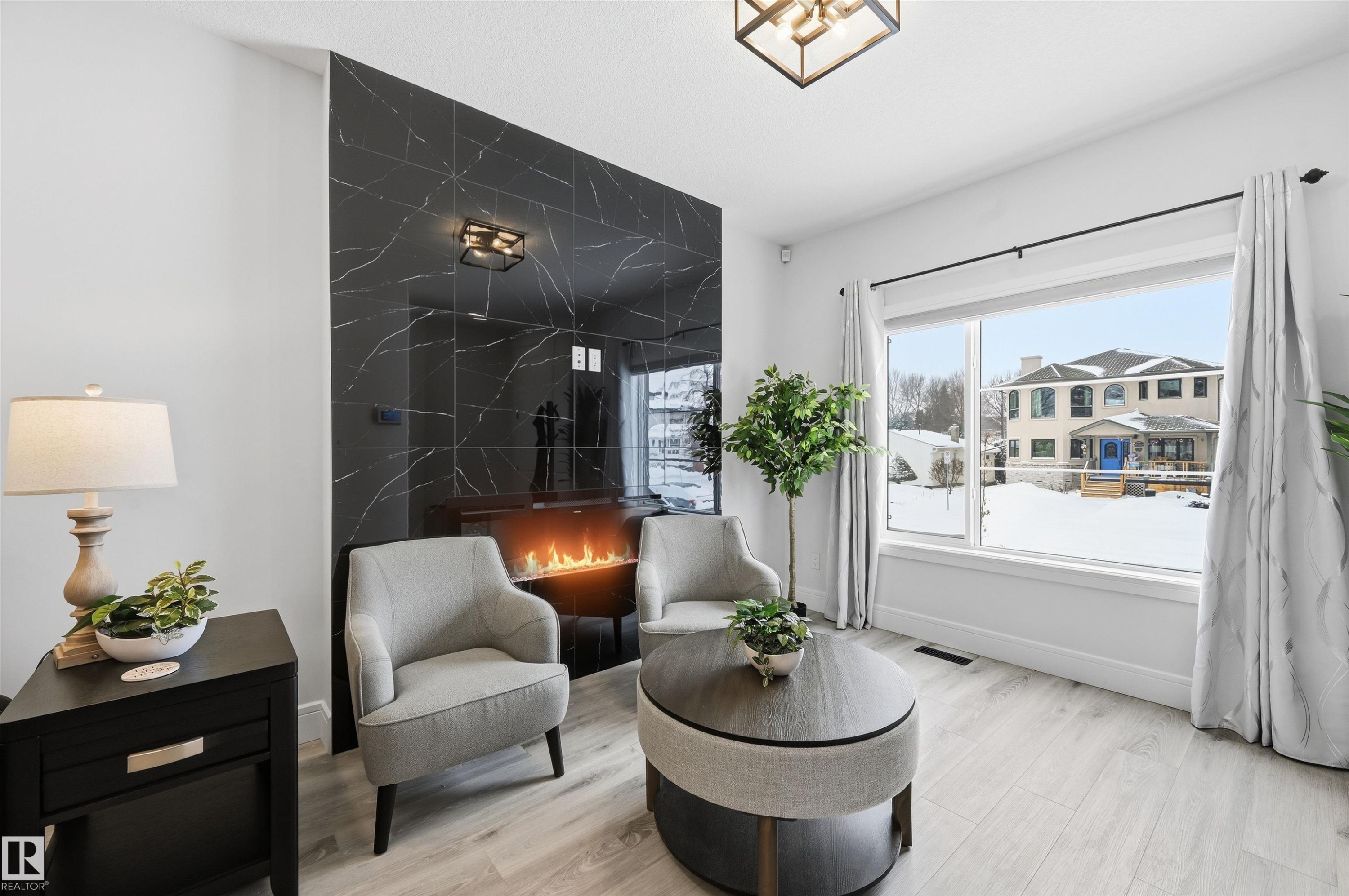 10909 151 Street, Edmonton, AB - Indoor Photo Showing Living Room