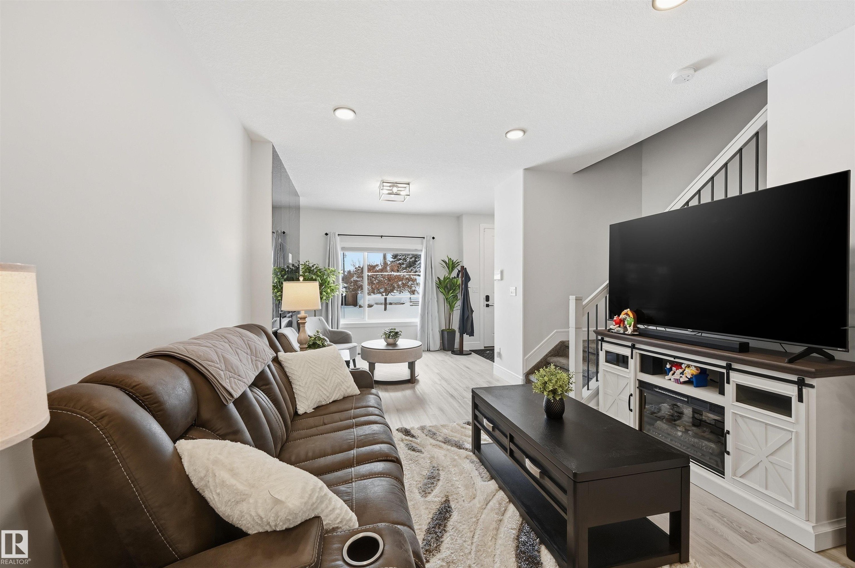 10909 151 Street, Edmonton, AB - Indoor Photo Showing Living Room