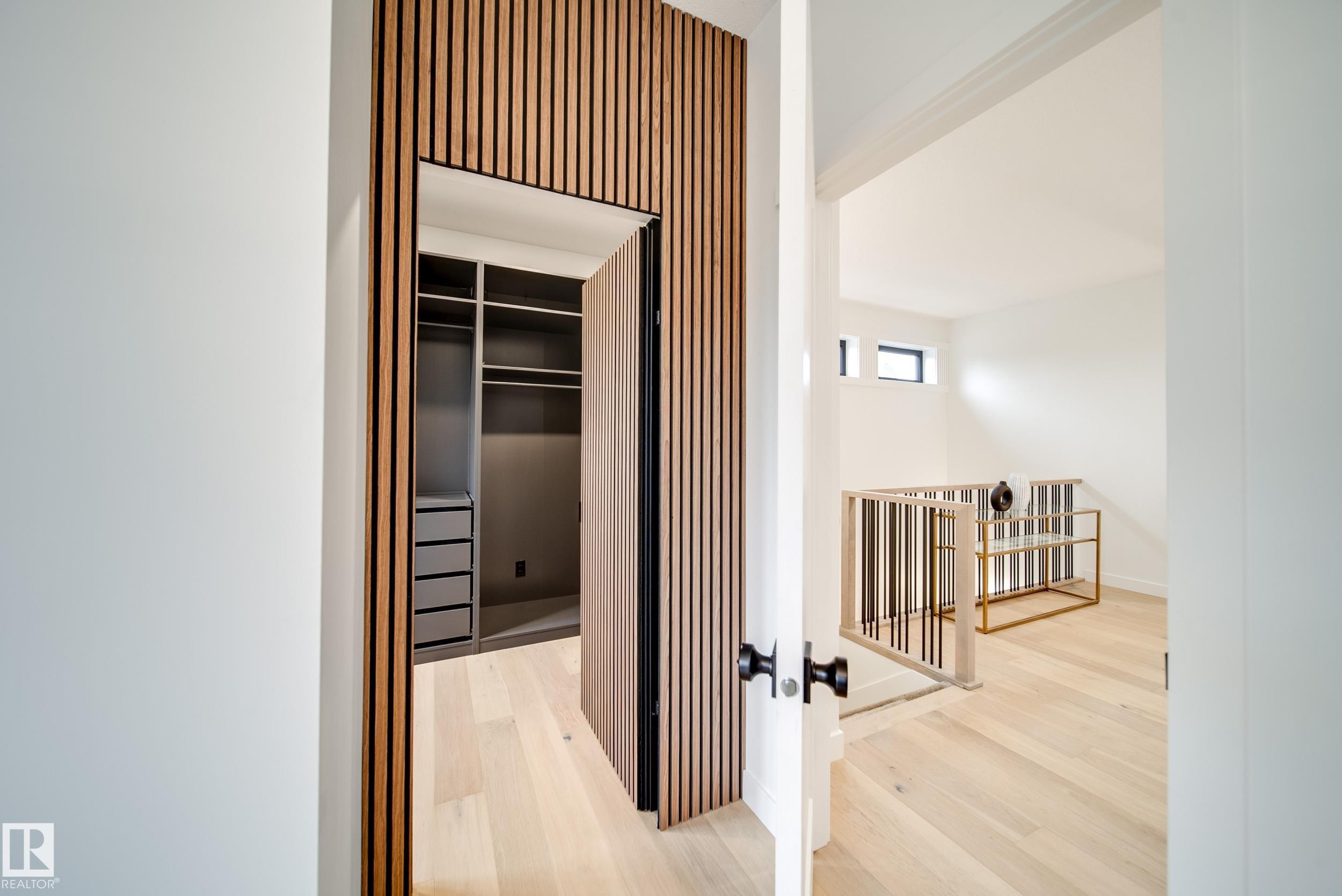 40A Valleyview Crescent, Edmonton, AB - Indoor Photo Showing Other Room