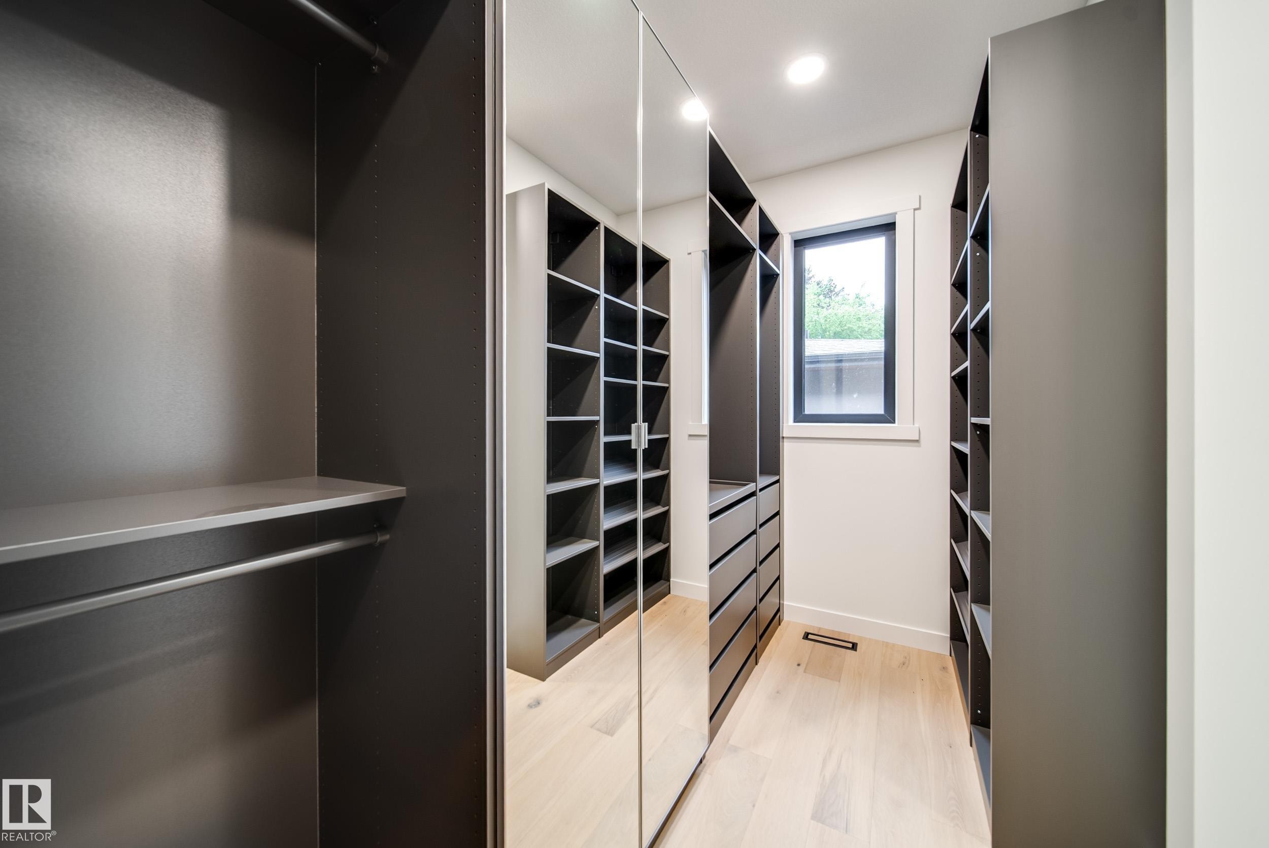 40A Valleyview Crescent, Edmonton, AB - Indoor