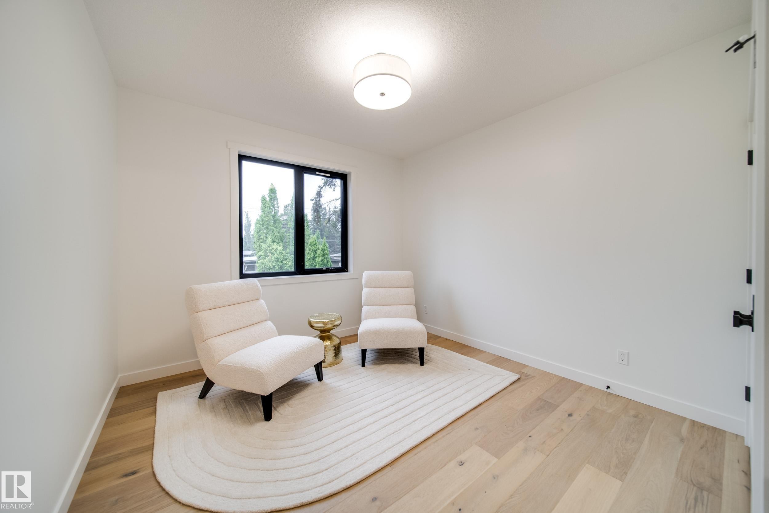 40A Valleyview Crescent, Edmonton, AB - Indoor Photo Showing Other Room