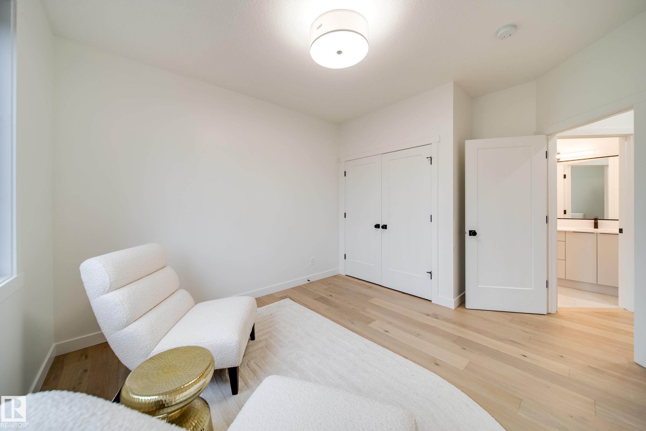 40A Valleyview Crescent, Edmonton, AB - Indoor