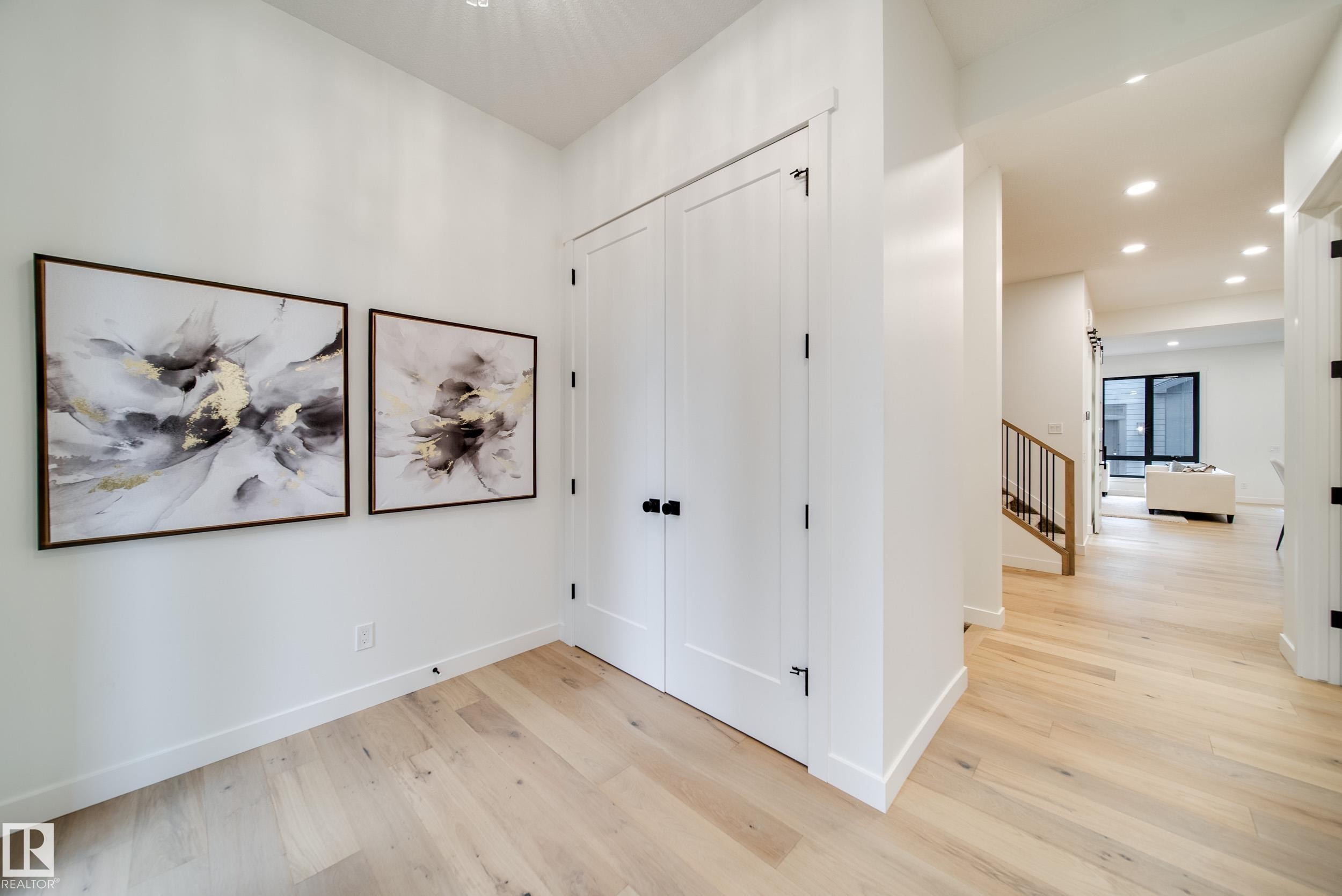 40A Valleyview Crescent, Edmonton, AB - Indoor Photo Showing Other Room