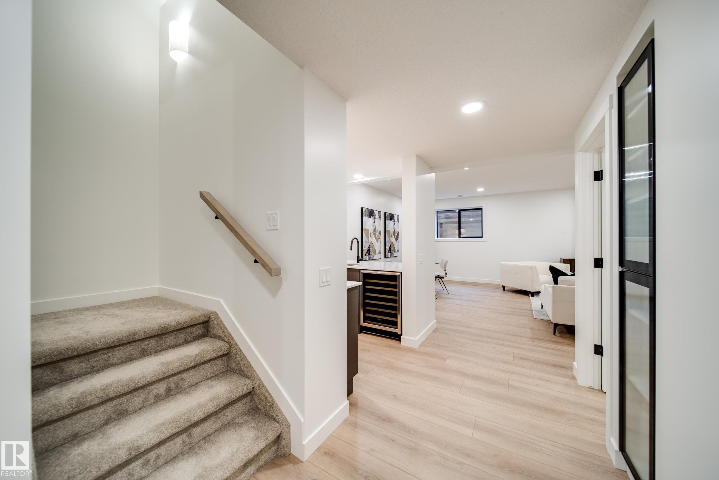 40A Valleyview Crescent, Edmonton, AB - Indoor Photo Showing Other Room