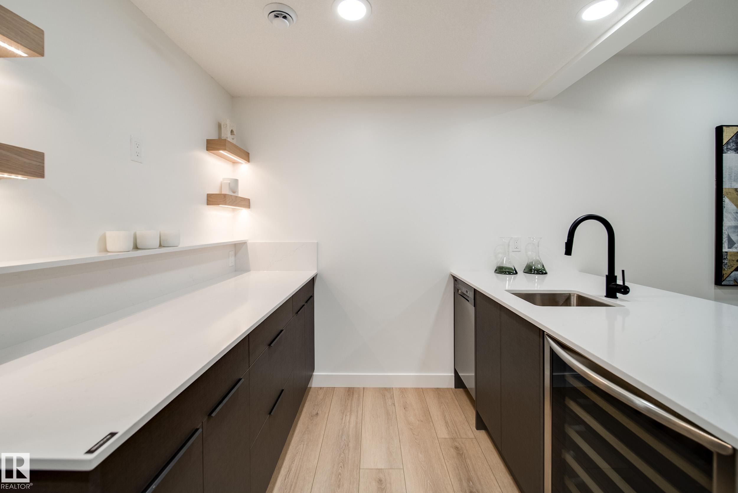 40A Valleyview Crescent, Edmonton, AB - Indoor