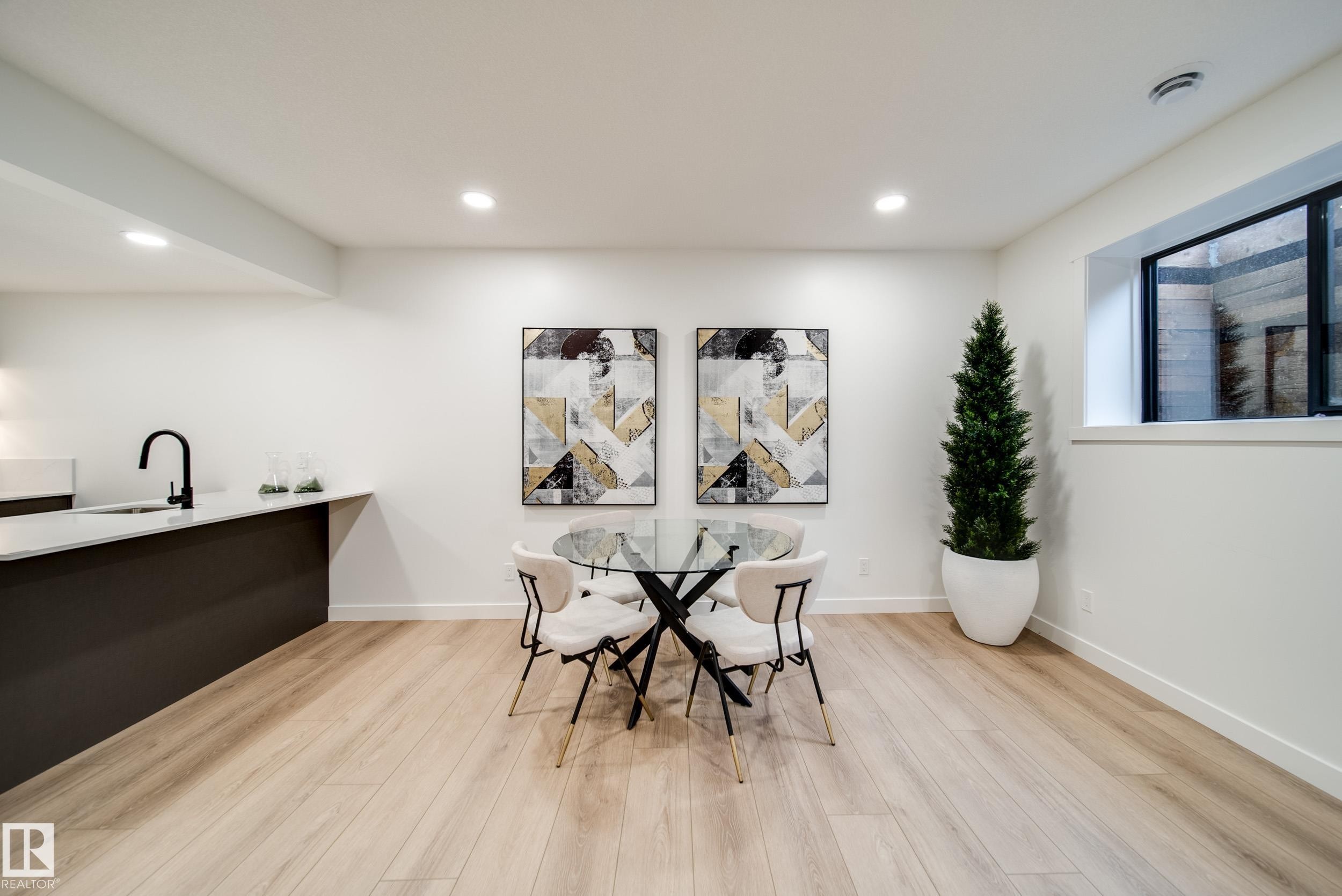 40A Valleyview Crescent, Edmonton, AB - Indoor