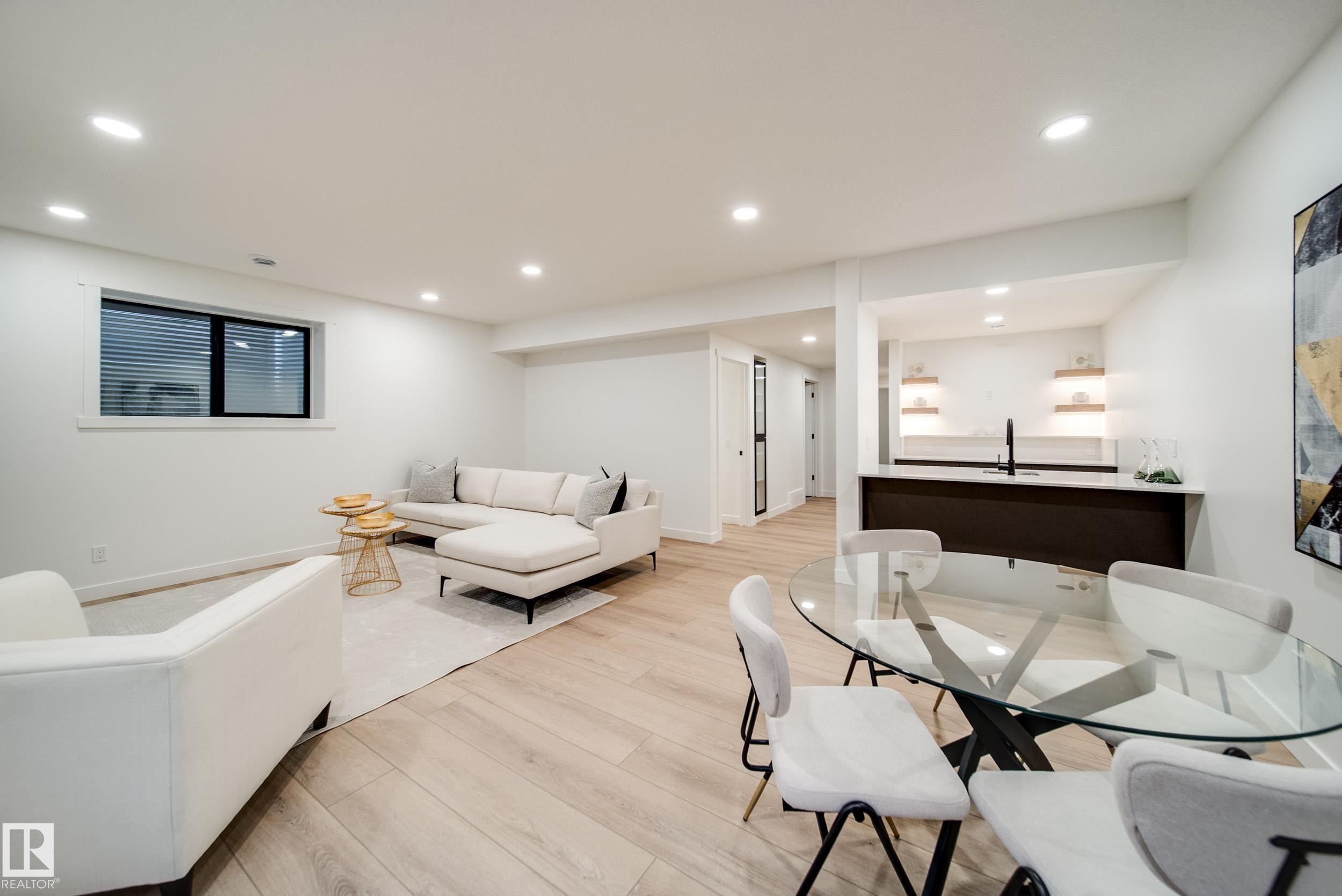 40A Valleyview Crescent, Edmonton, AB - Indoor