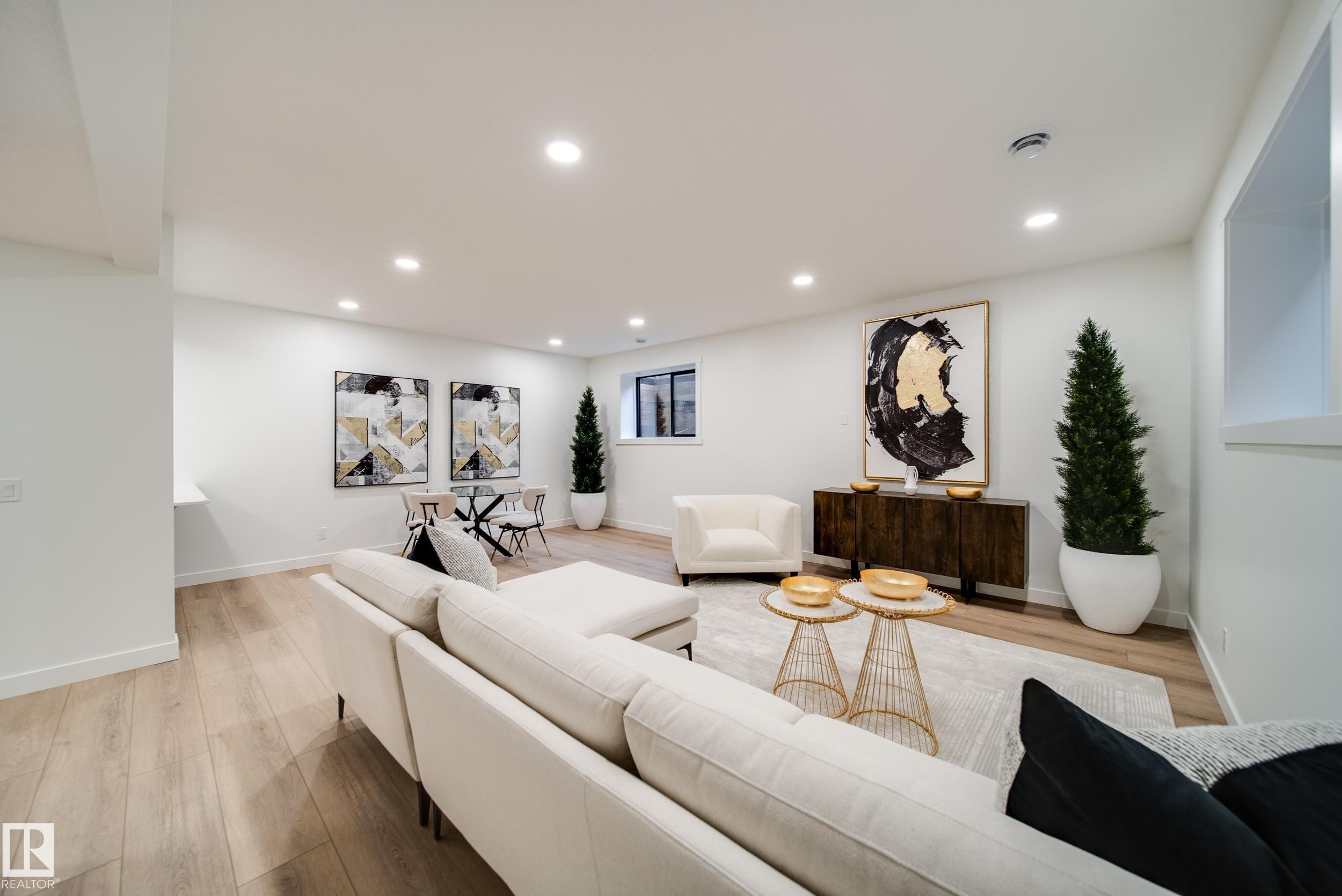 40A Valleyview Crescent, Edmonton, AB - Indoor