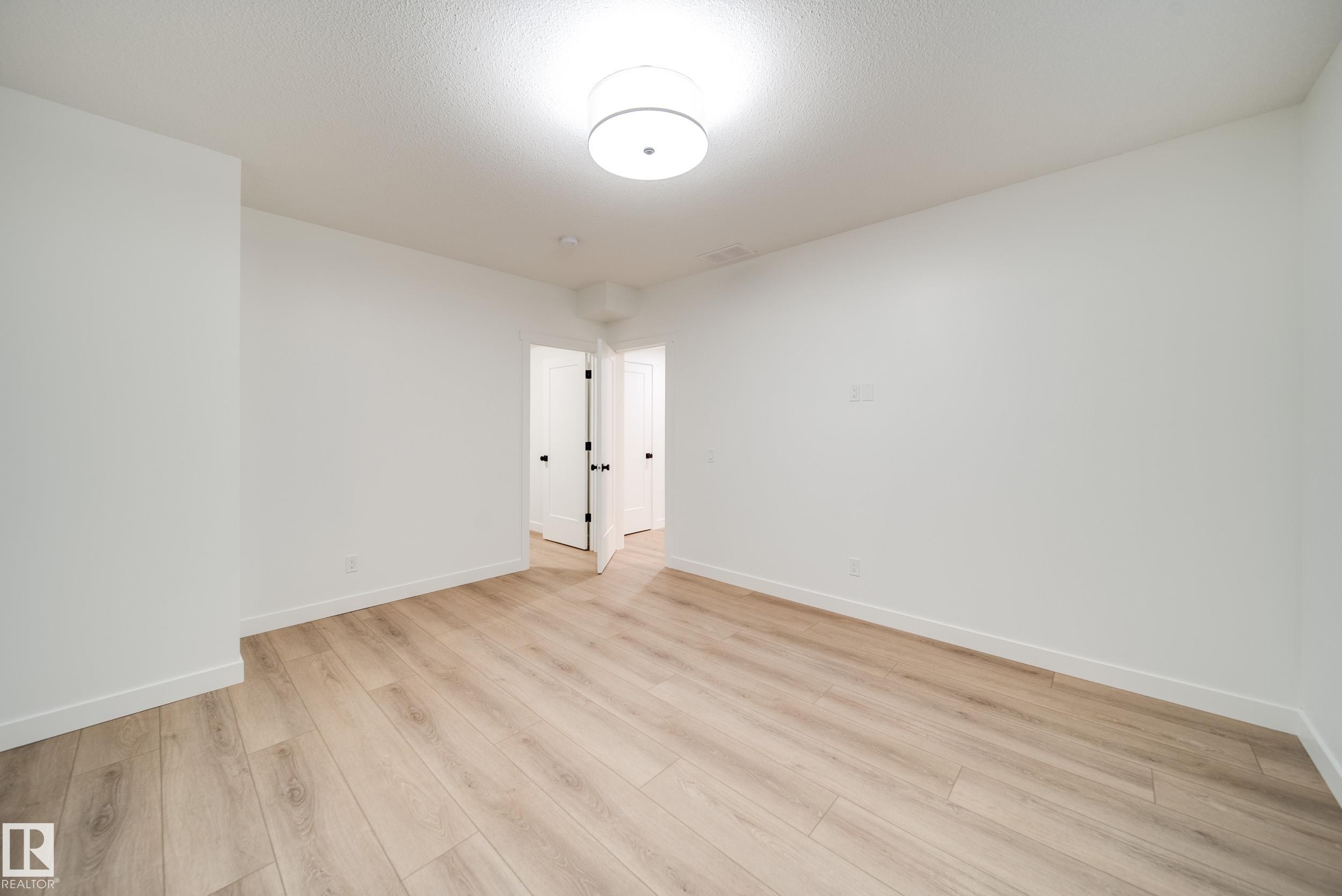 40A Valleyview Crescent, Edmonton, AB - Indoor Photo Showing Other Room