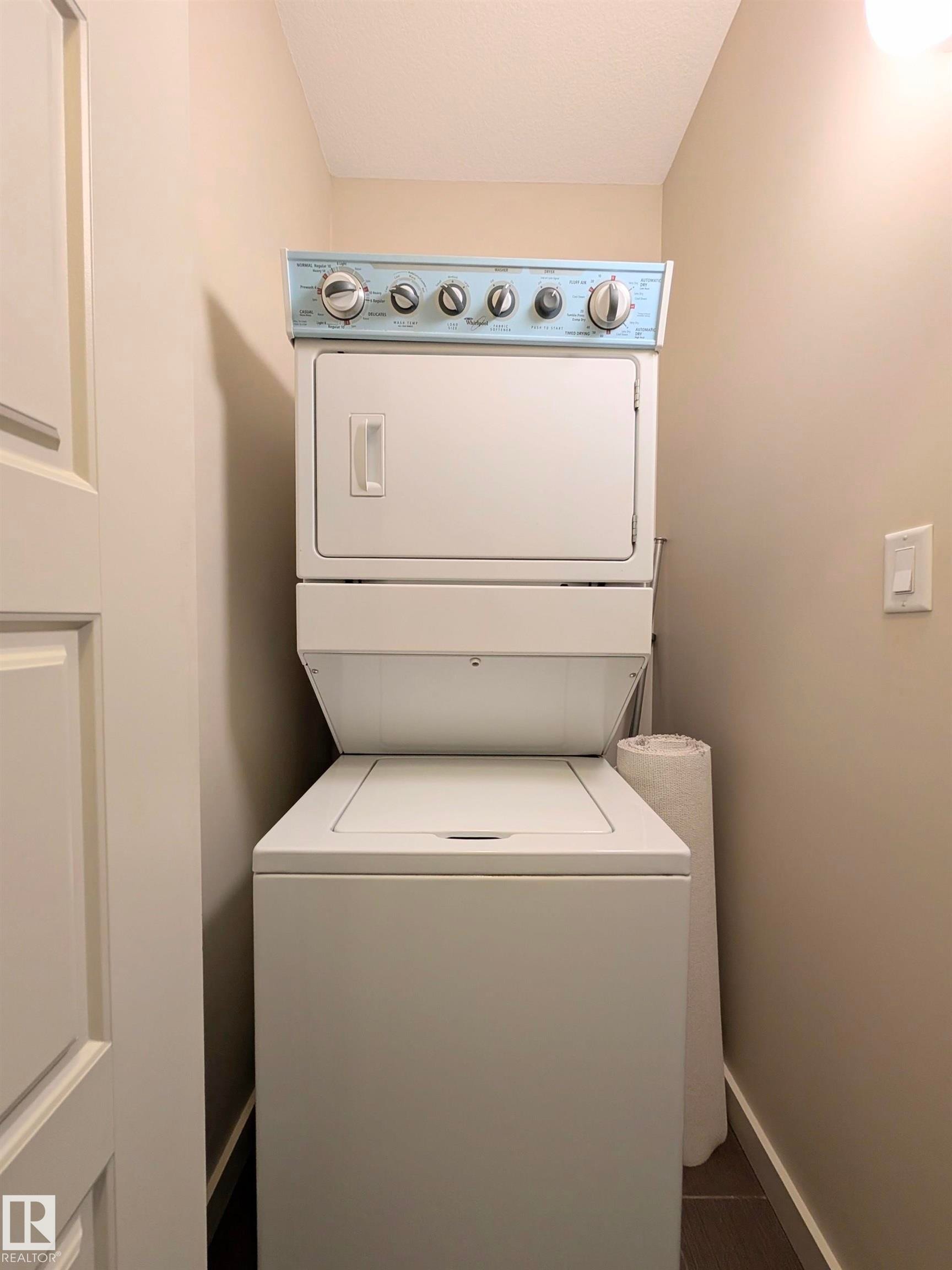 435 308 Ambleside Link Link, Edmonton, AB - Indoor Photo Showing Laundry Room