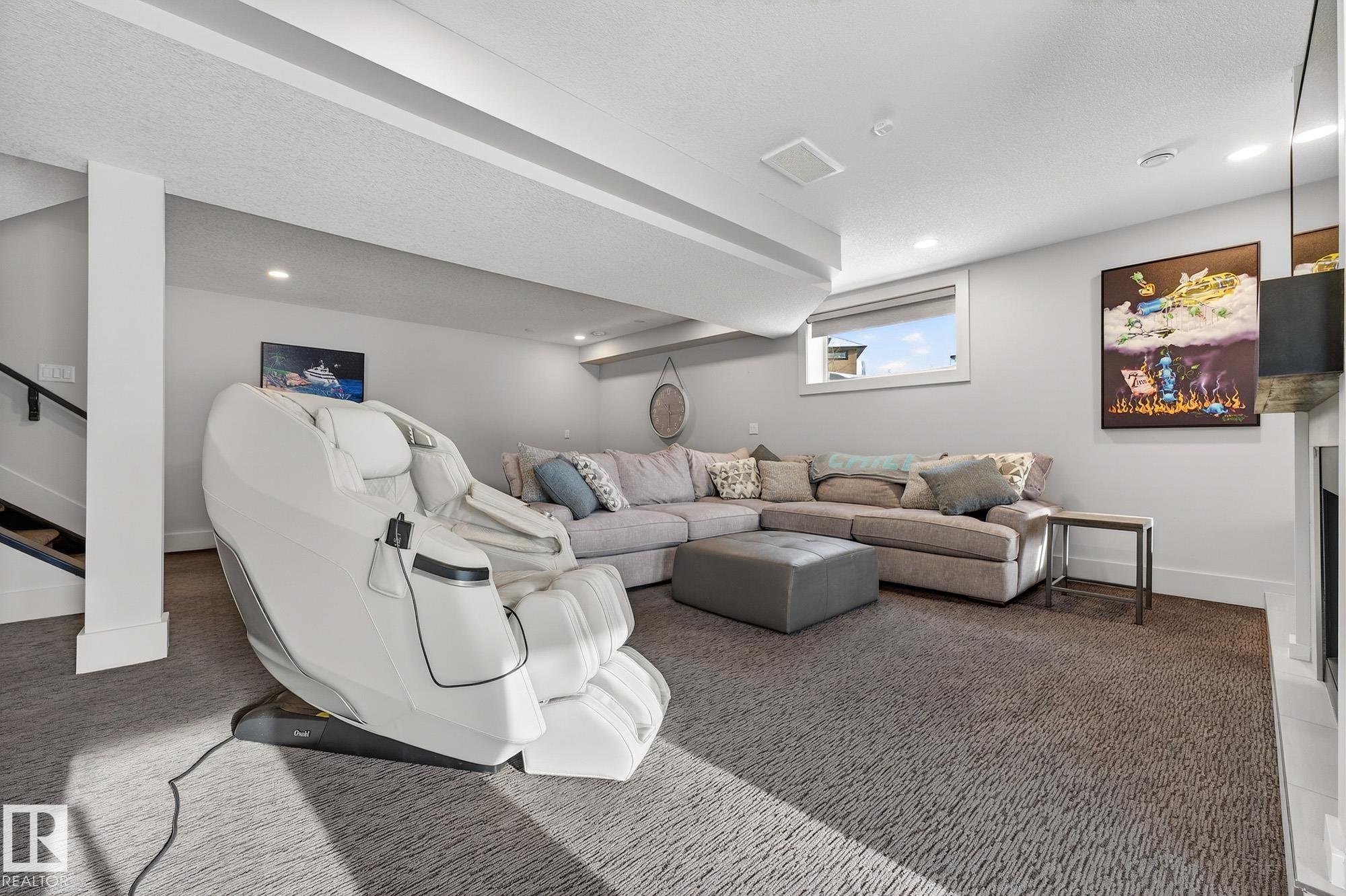 4001 Triomphe Boulevard, Beaumont, AB - Indoor