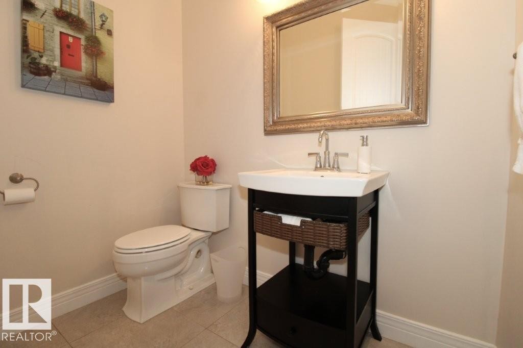 176 Ambleside Drive, Edmonton, AB - Indoor Photo Showing Bathroom