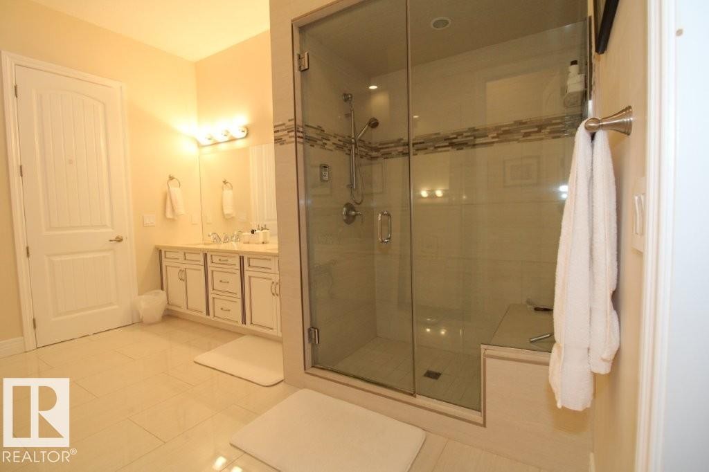 176 Ambleside Drive, Edmonton, AB - Indoor Photo Showing Bathroom