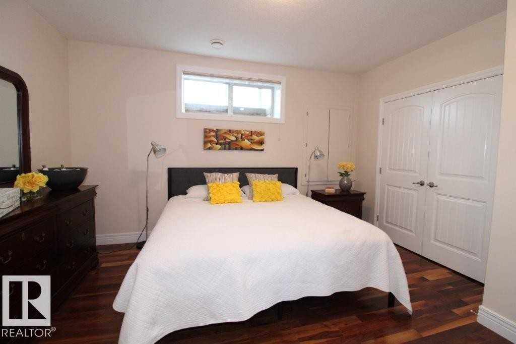 176 Ambleside Drive, Edmonton, AB - Indoor Photo Showing Bedroom