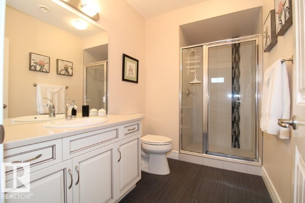 176 Ambleside Drive, Edmonton, AB - Indoor Photo Showing Bathroom