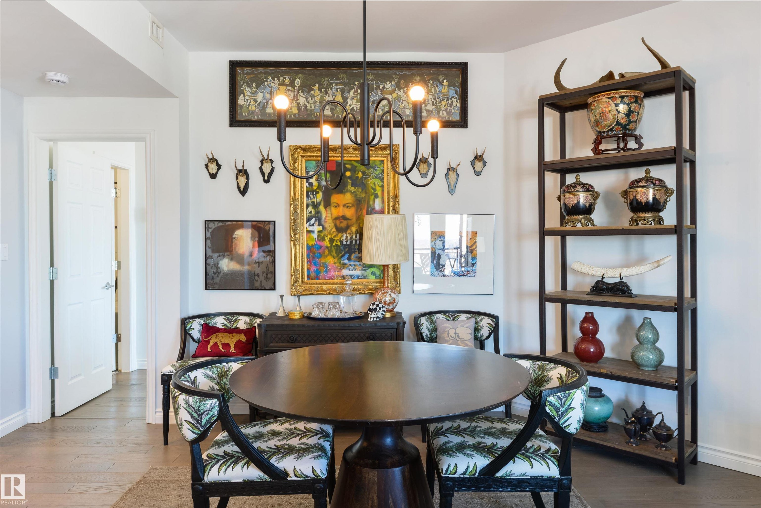 1107 9020 Jasper Avenue, Edmonton, AB - Indoor Photo Showing Dining Room