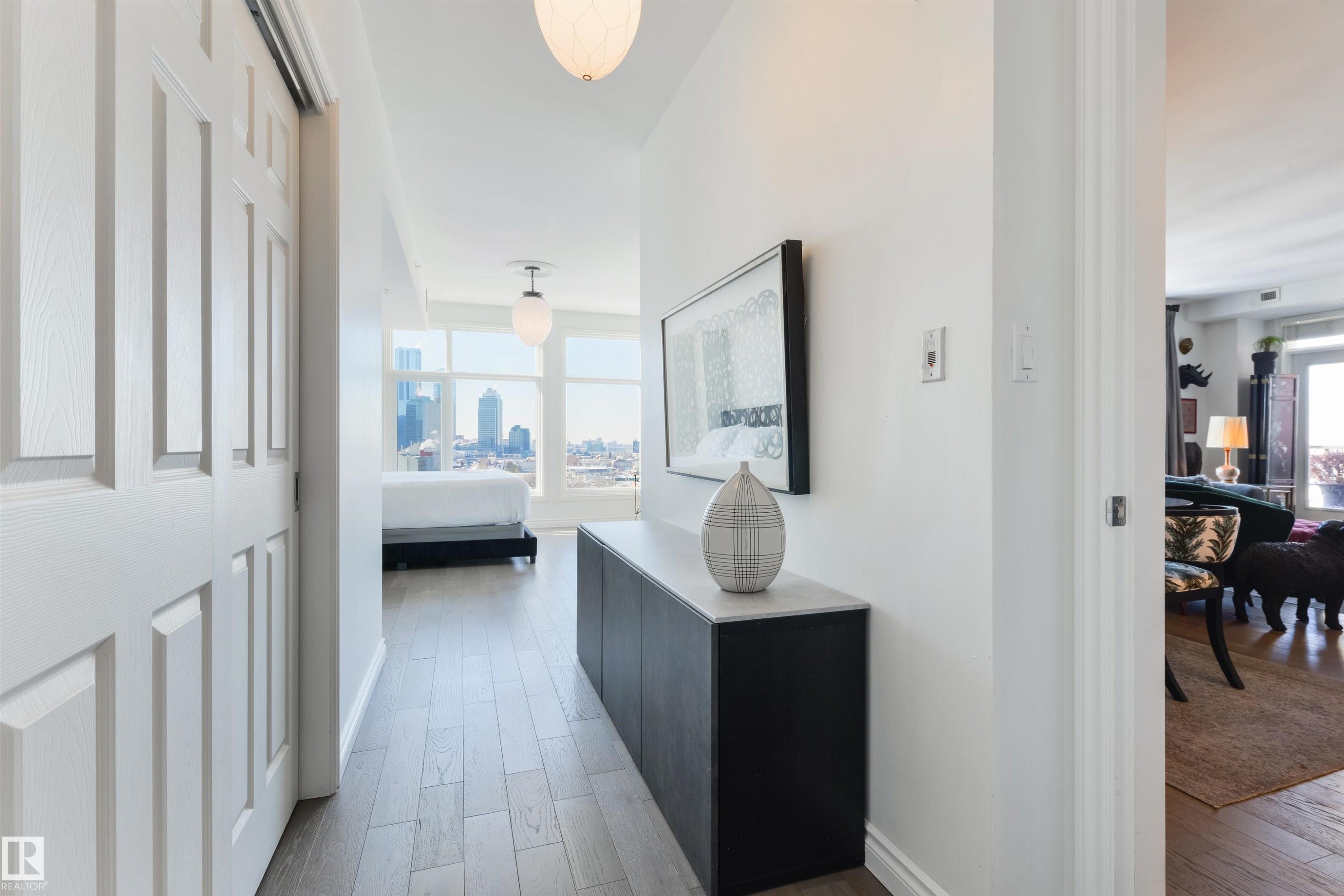 1107 9020 Jasper Avenue, Edmonton, AB - Indoor Photo Showing Other Room