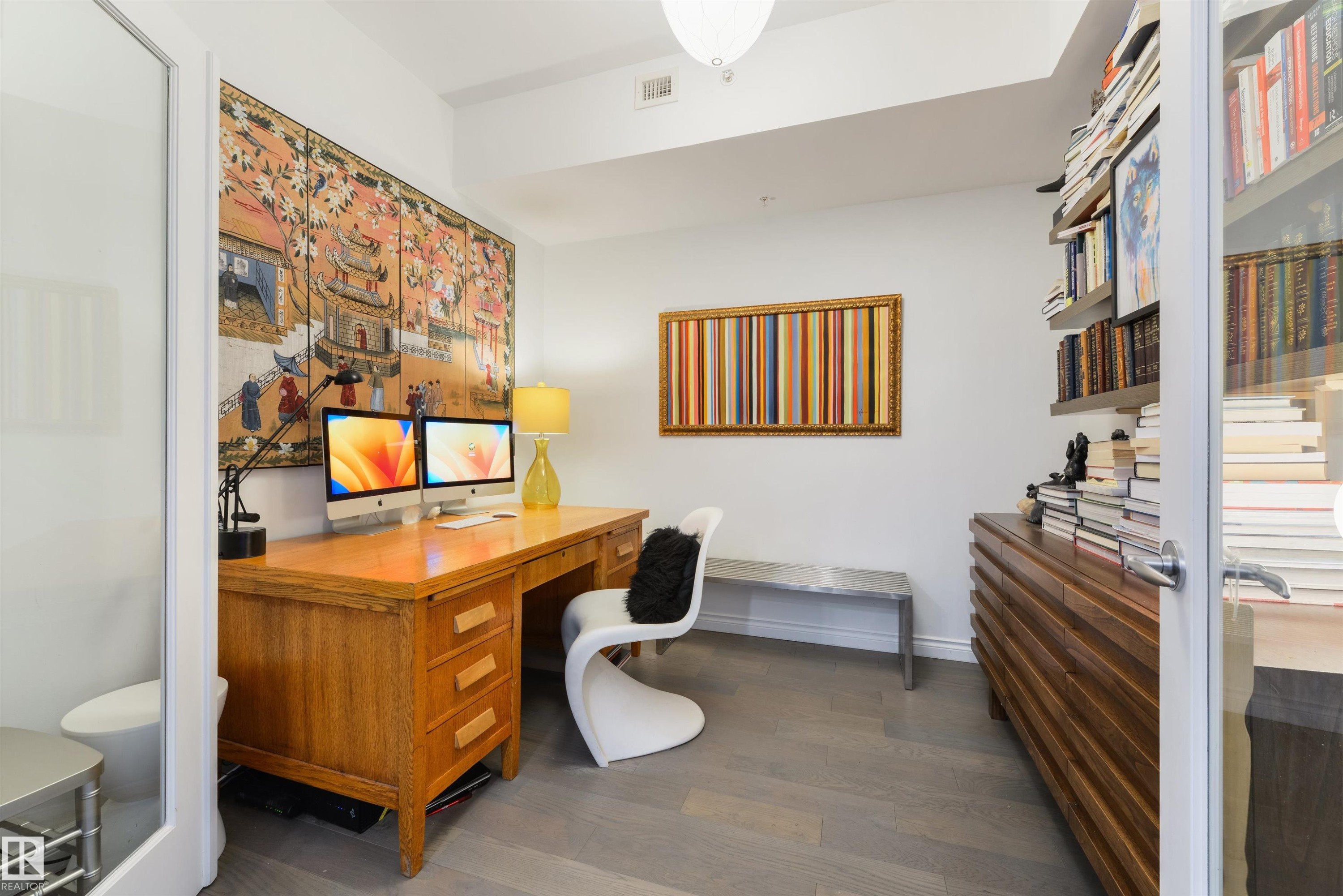 1107 9020 Jasper Avenue, Edmonton, AB - Indoor Photo Showing Other Room