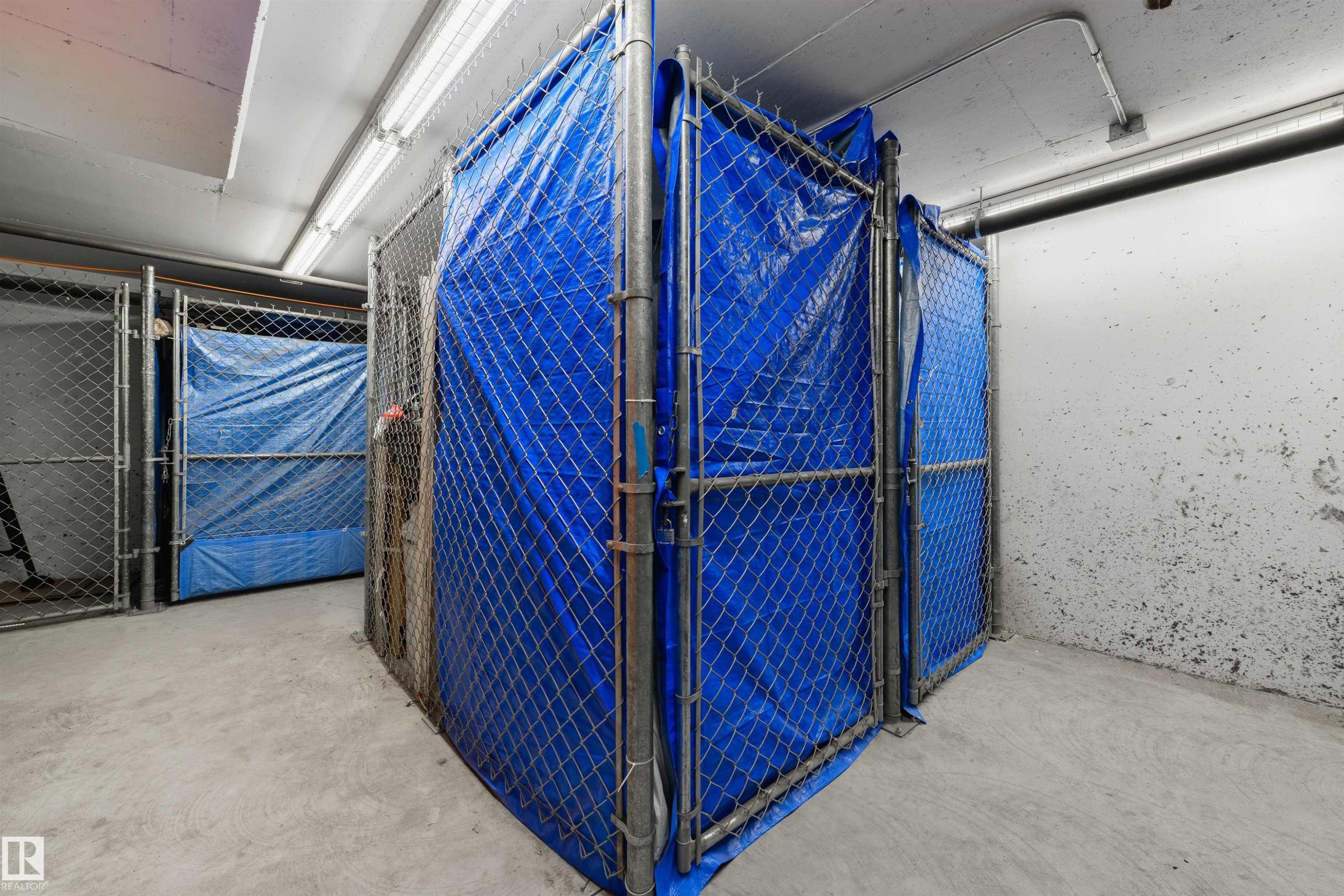 1107 9020 Jasper Avenue, Edmonton, AB - Indoor With Storage