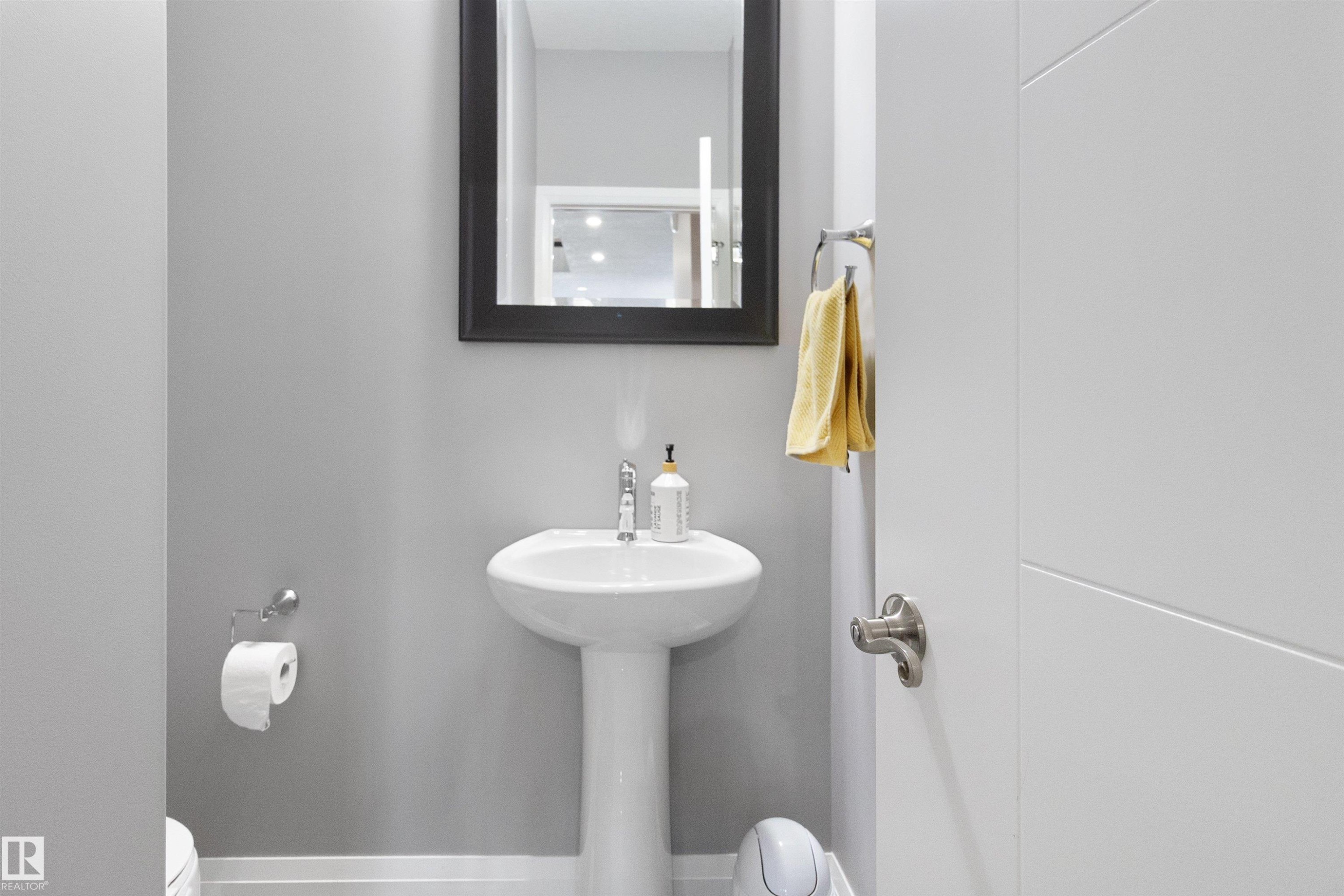 Bathroom featuring toilet - 56 Durrand Bend, Fort Saskatchewan, AB - Indoor Photo Showing Bathroom