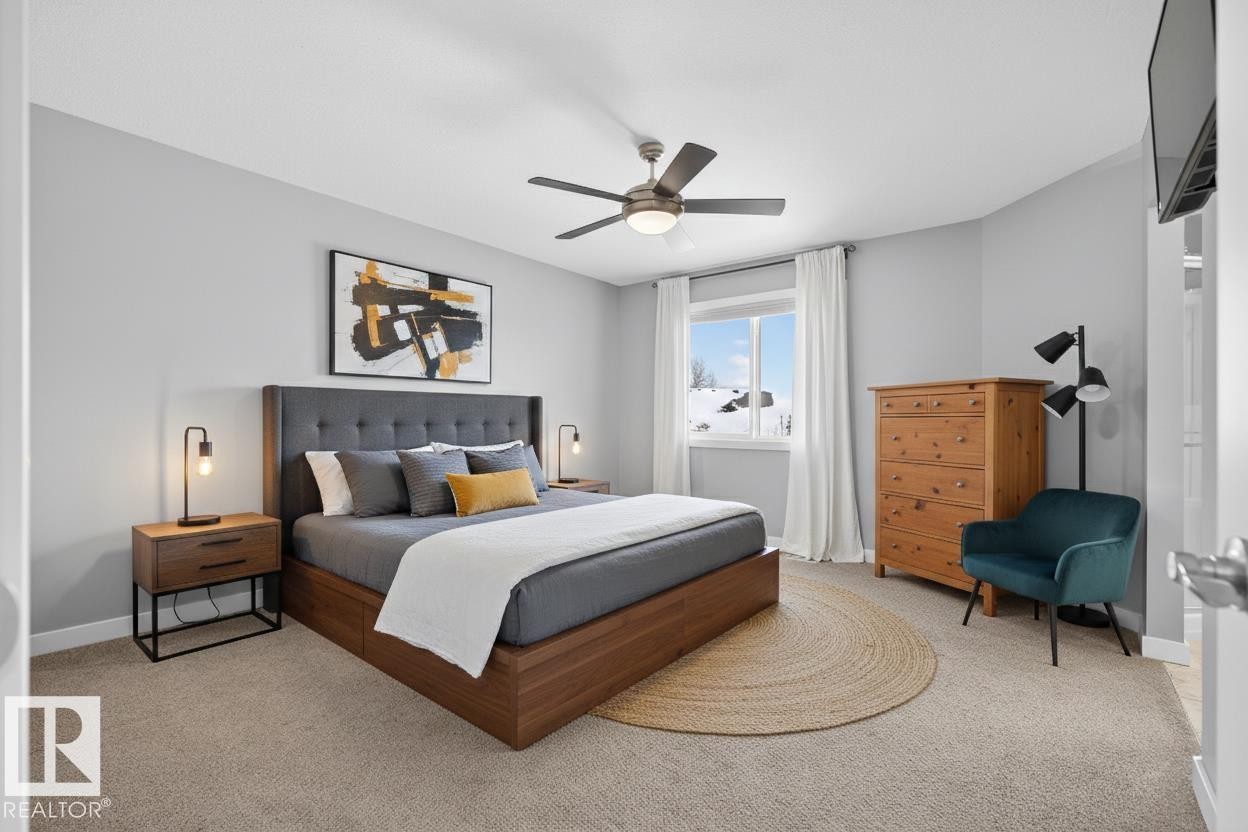 90 Hilldowns Drive, Spruce Grove, AB - Indoor Photo Showing Bedroom