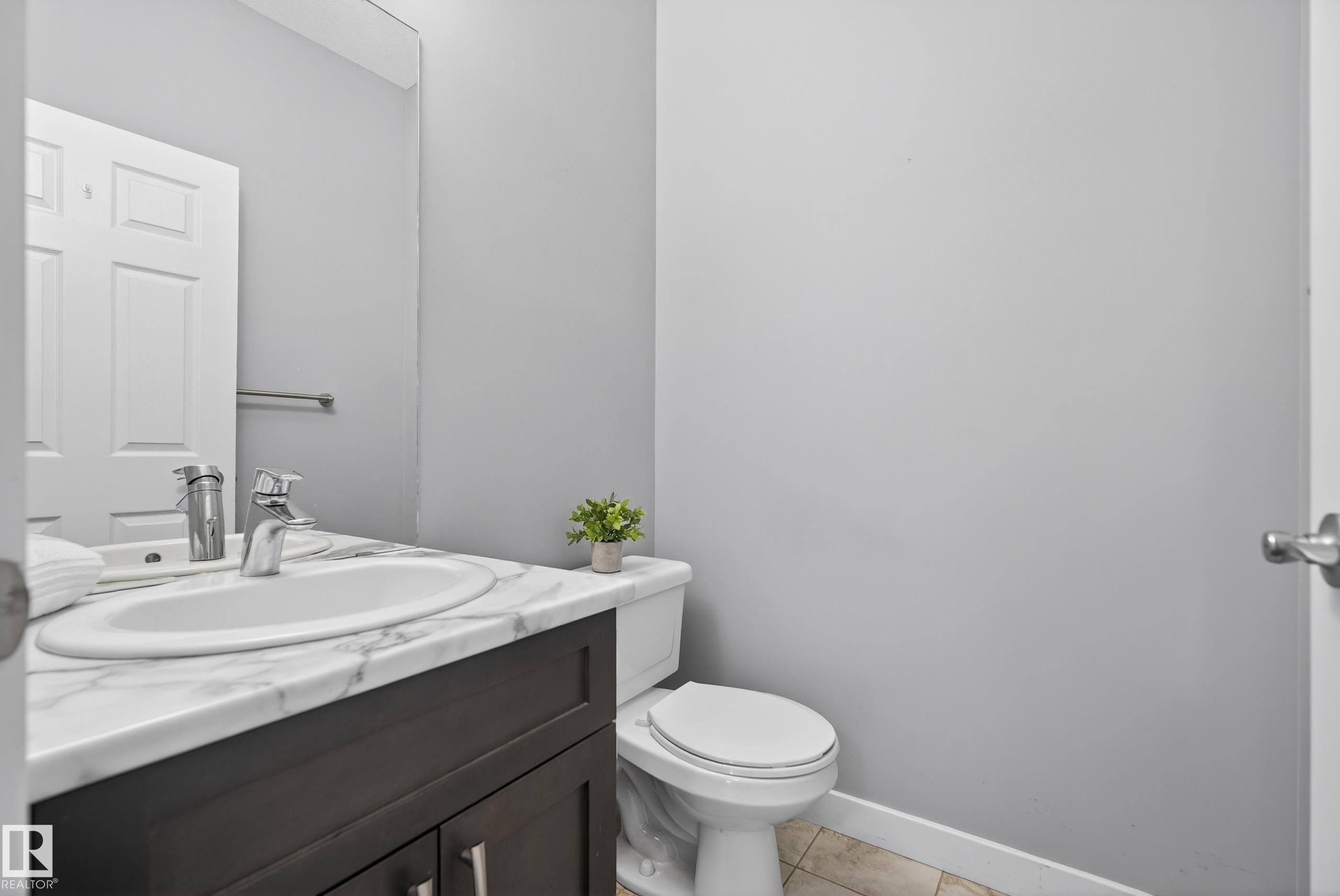 90 Hilldowns Drive, Spruce Grove, AB - Indoor Photo Showing Bathroom