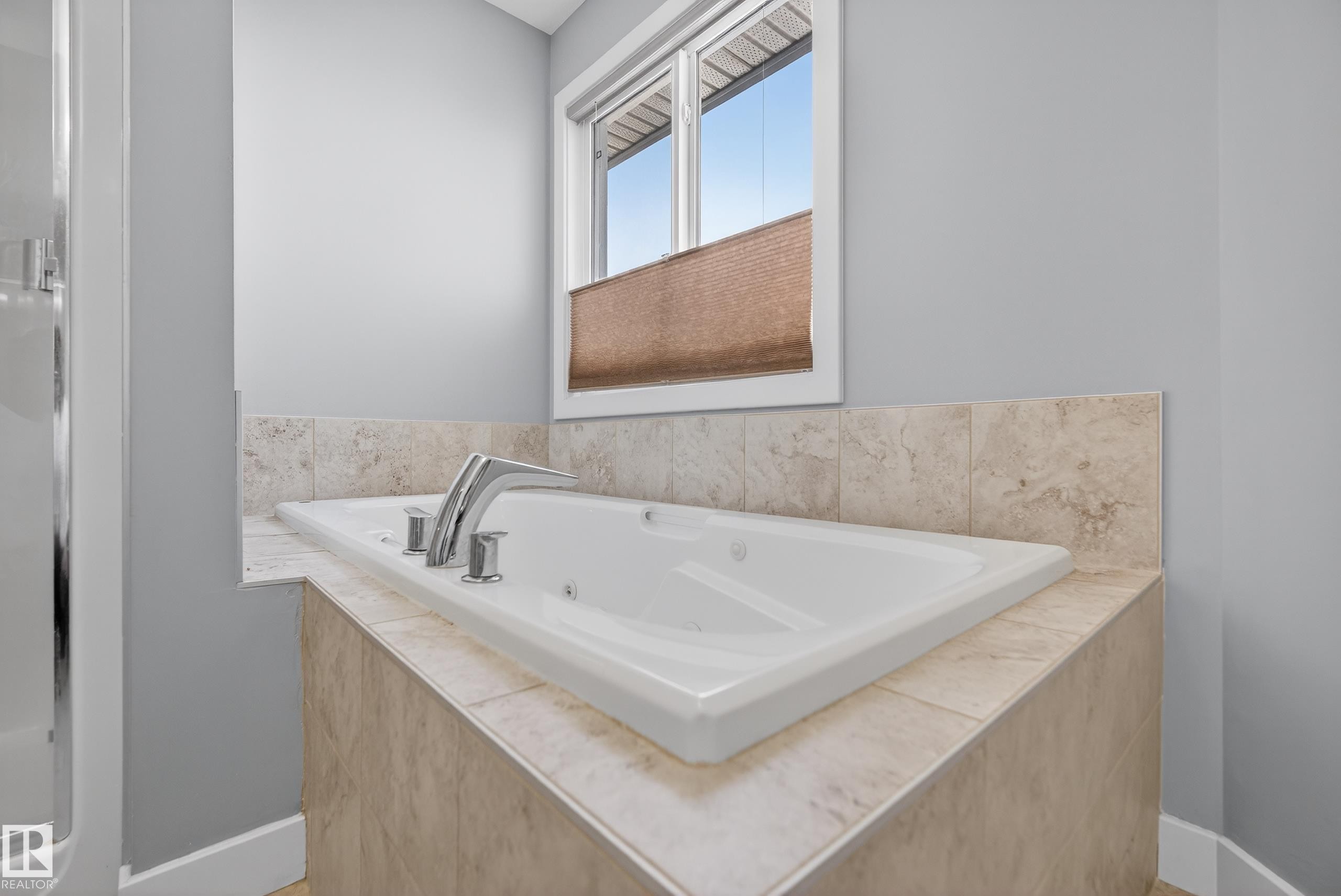 90 Hilldowns Drive, Spruce Grove, AB - Indoor Photo Showing Bathroom