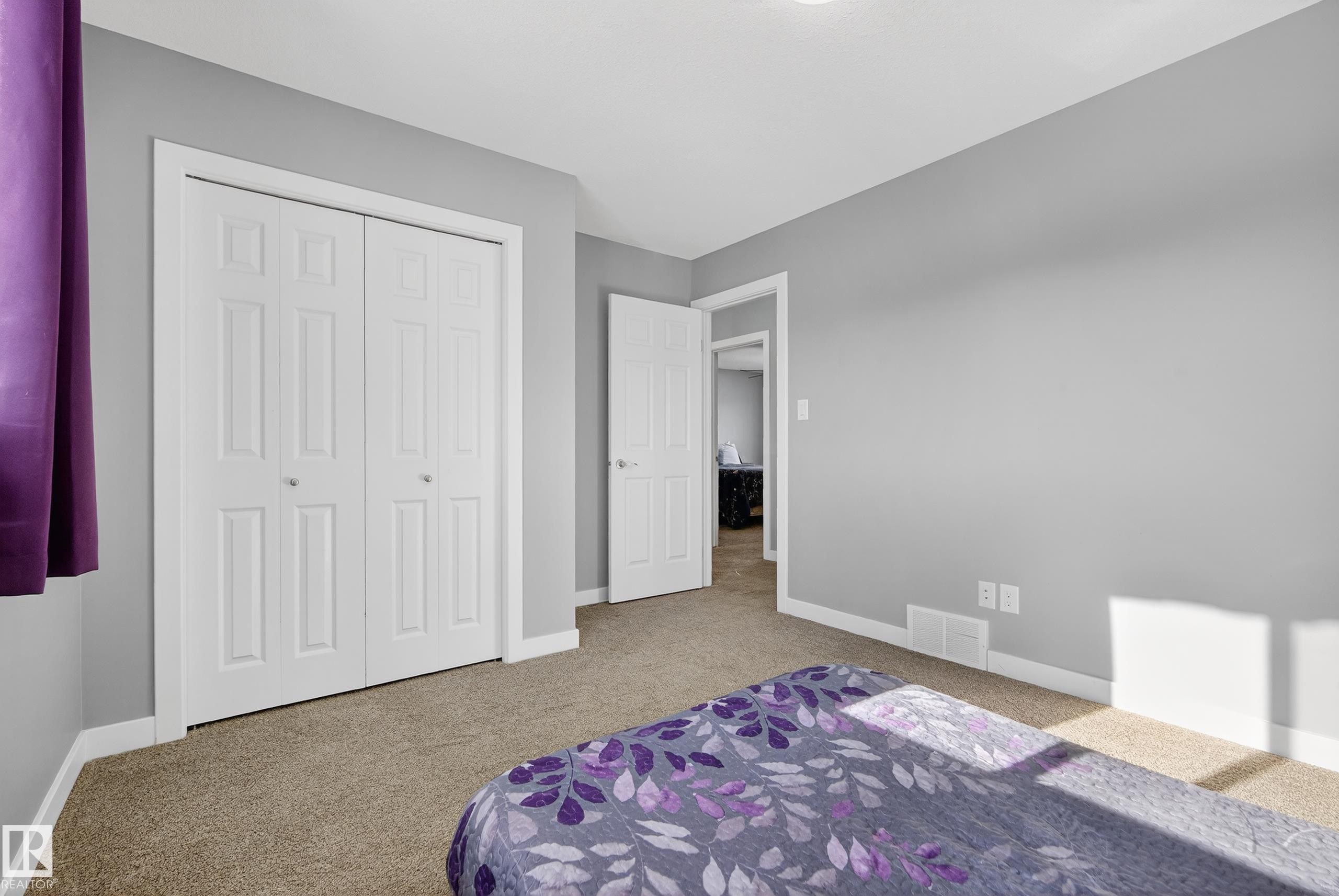 90 Hilldowns Drive, Spruce Grove, AB - Indoor Photo Showing Bedroom