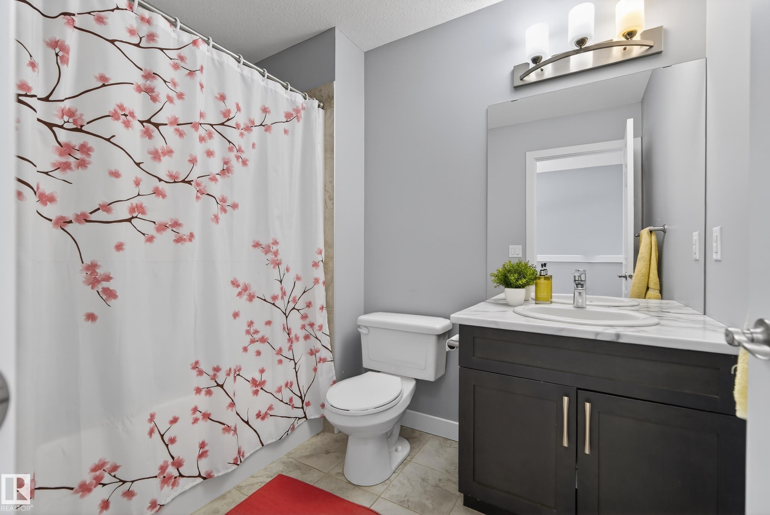 90 Hilldowns Drive, Spruce Grove, AB - Indoor Photo Showing Bathroom